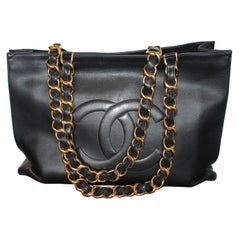 Chanel Black Lambskin Flat Chain Tote