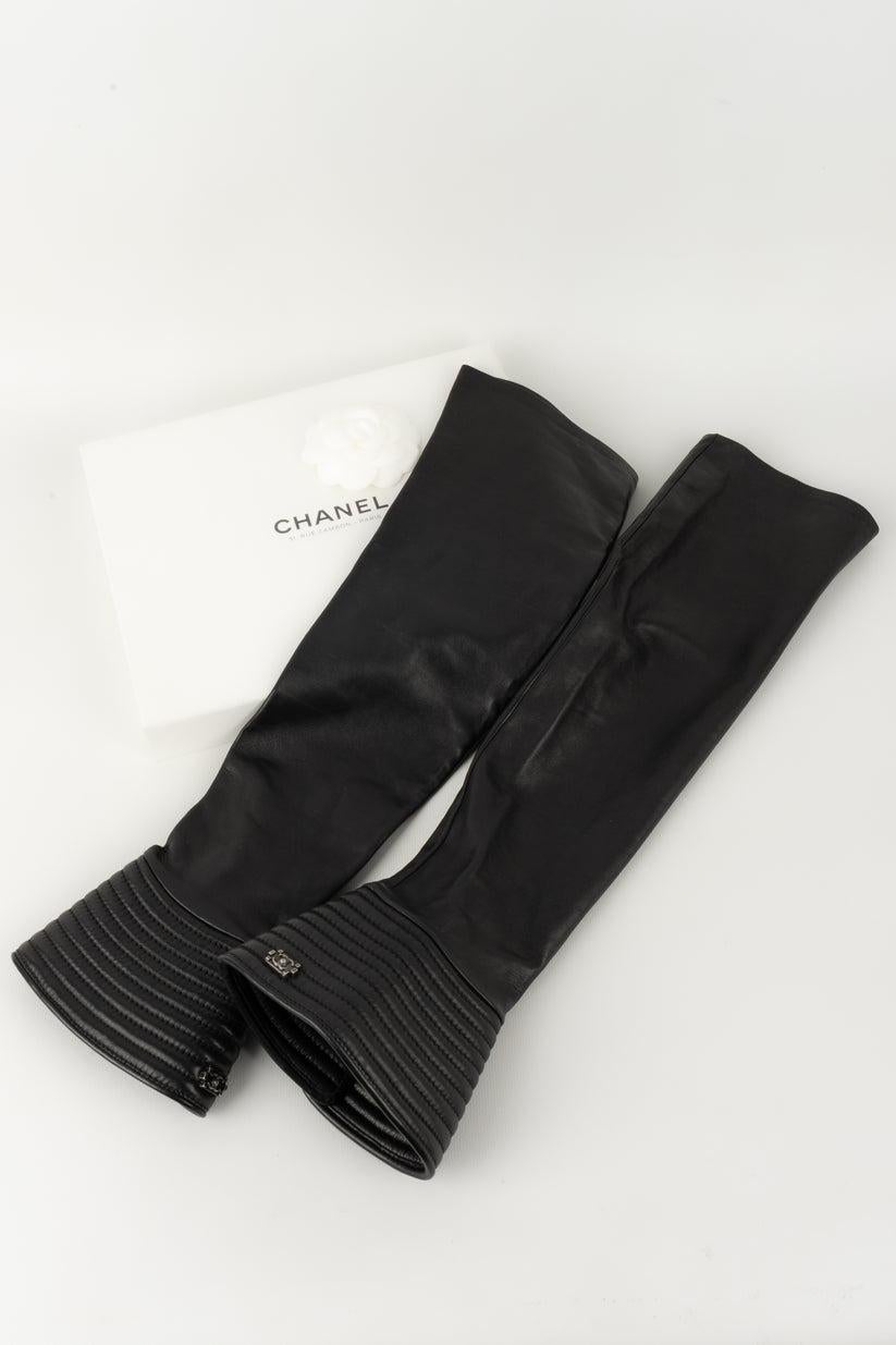 Chanel Black Lambskin Gloves/Arm Cuffs For Sale 3