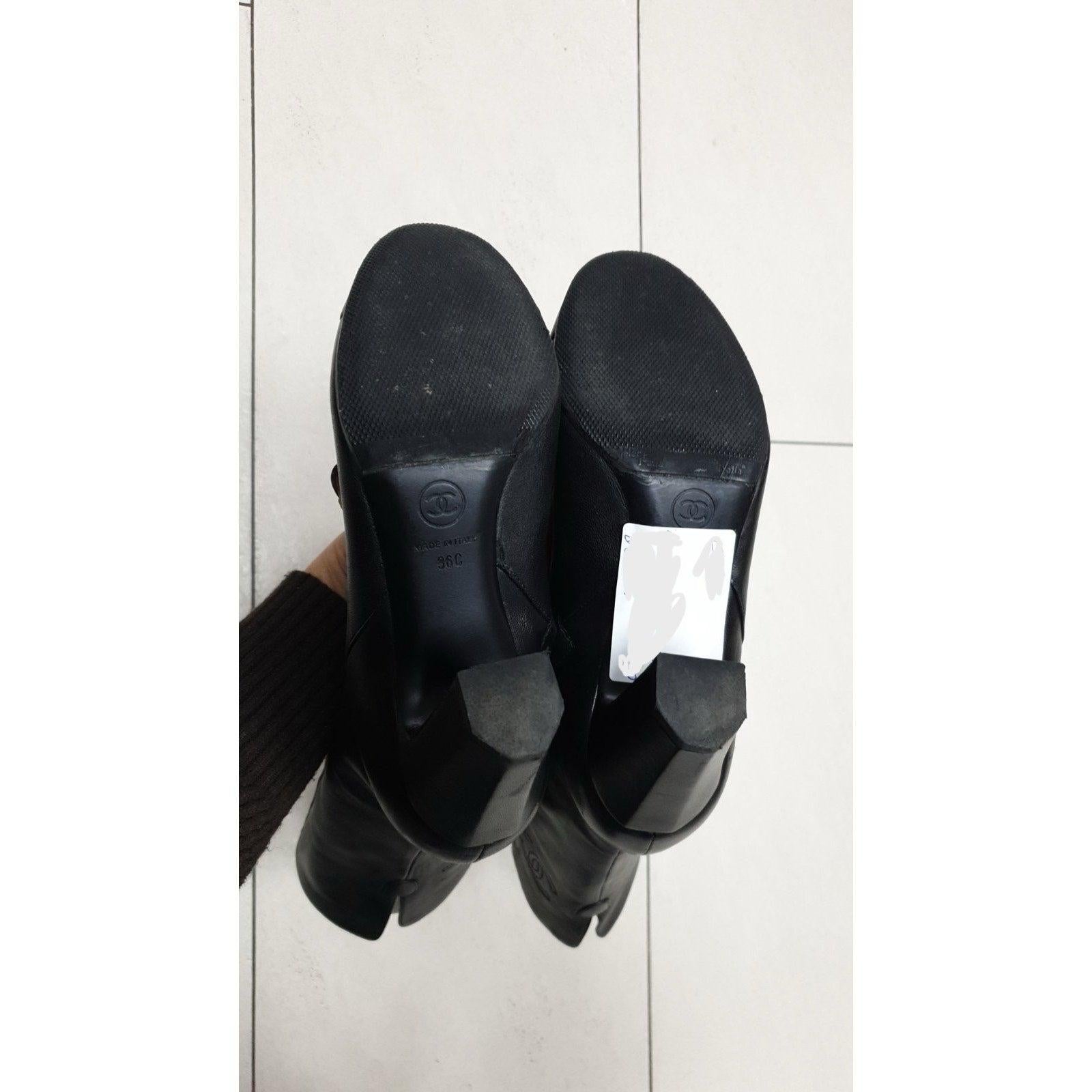 Chanel pelle d'agnello nera  Icone Mid-Boots Sz.36 In condizioni buone in vendita a Krakow, PL