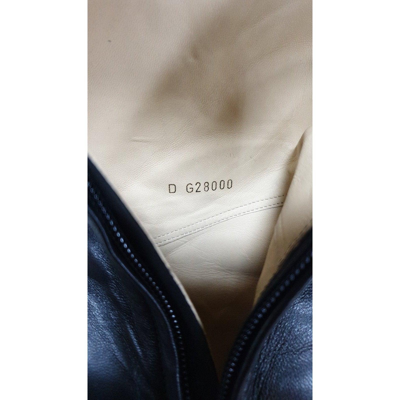 Chanel pelle d'agnello nera  Icone Mid-Boots Sz.36 in vendita 1