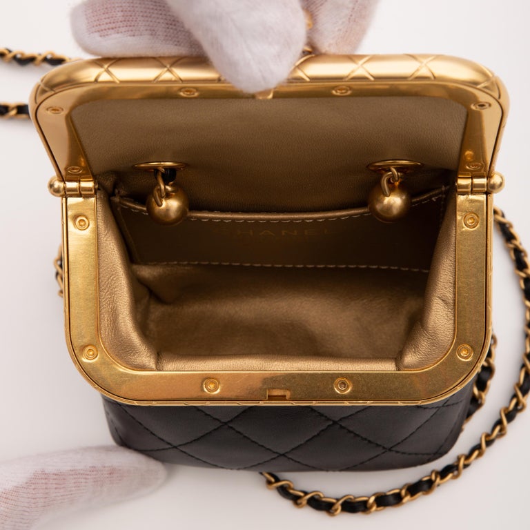 Chanel Kiss Lock “My Crush” bag Black Leather ref.380425 - Joli Closet