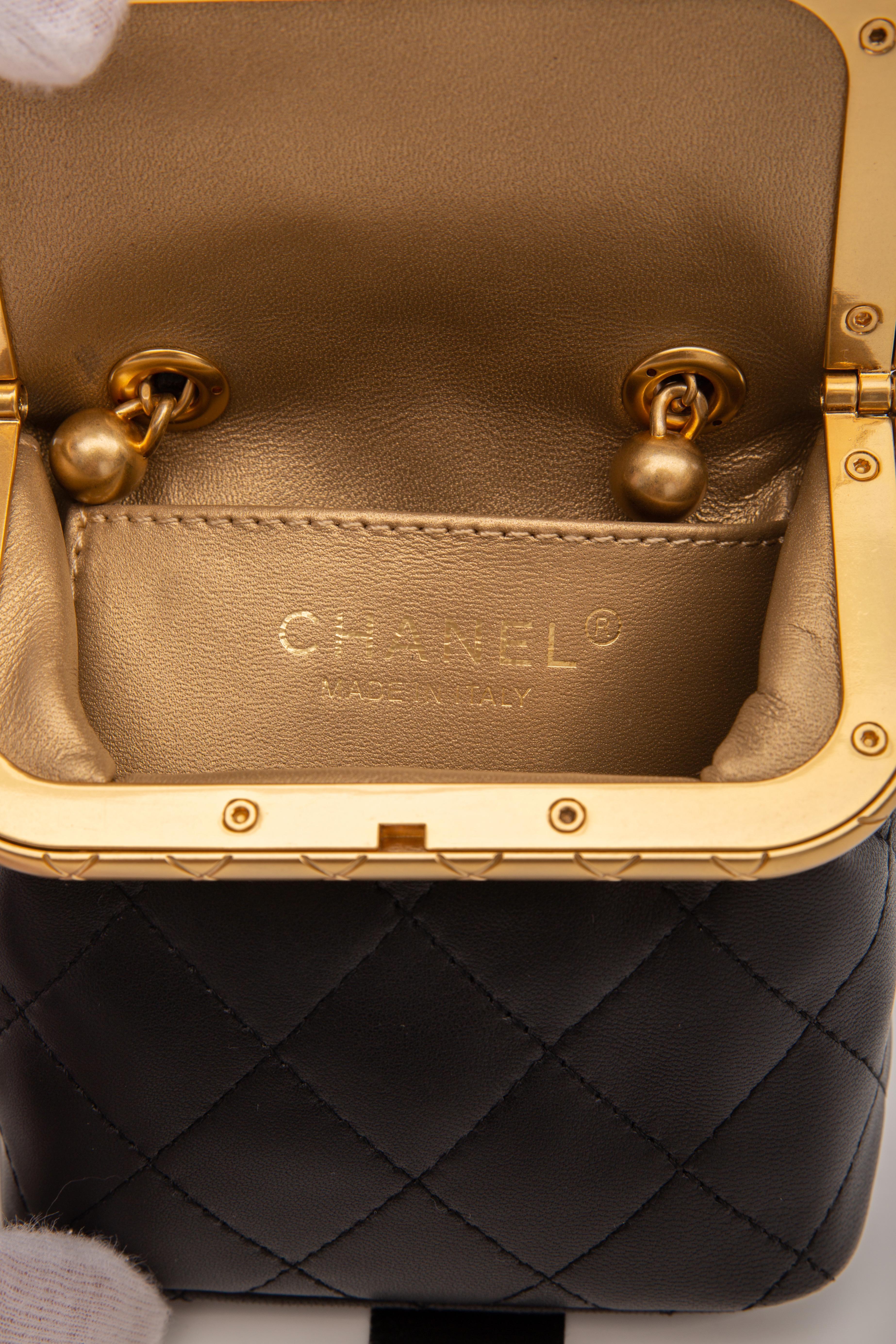 da uomo o donna Chanel Mini Borsa Kiss-Lock in pelle d'agnello nera (2019)