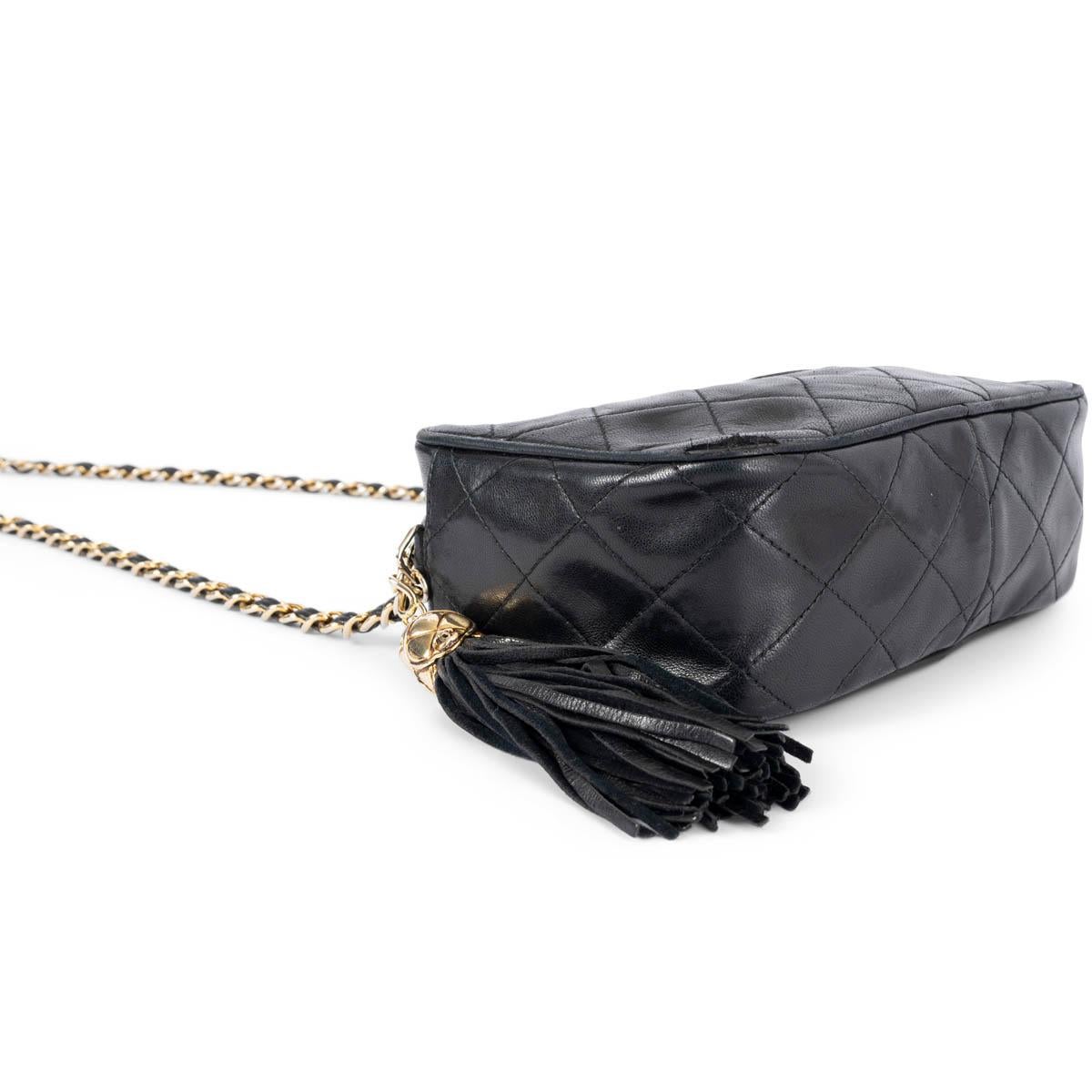 CHANEL black lambskin leather CAMERA TASSEL Shoulder Bag VINTAGE For Sale 1