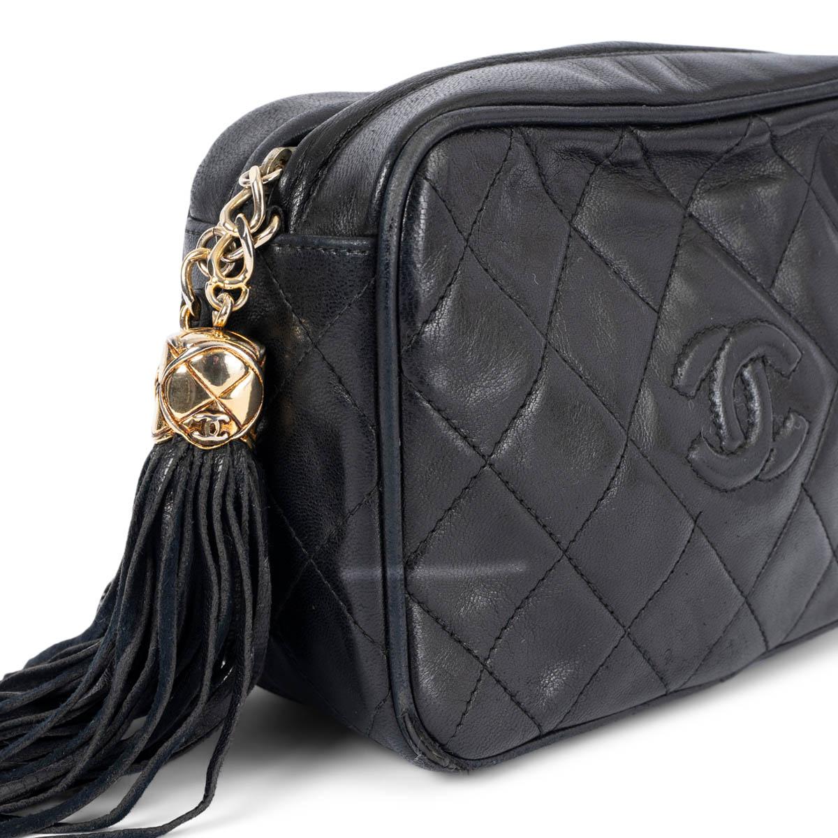 CHANEL black lambskin leather CAMERA TASSEL Shoulder Bag VINTAGE For Sale 4