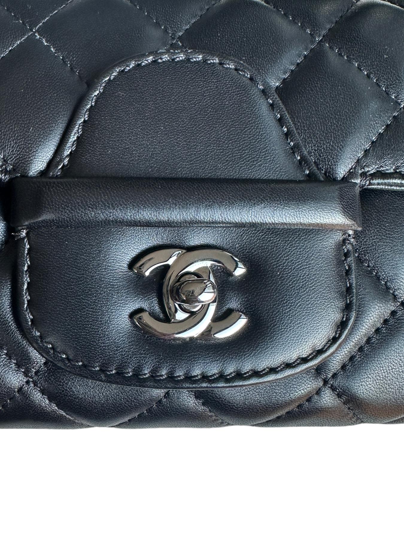 Chanel Black Lambskin Leather CC Twistlock Clutch Bag For Sale 2