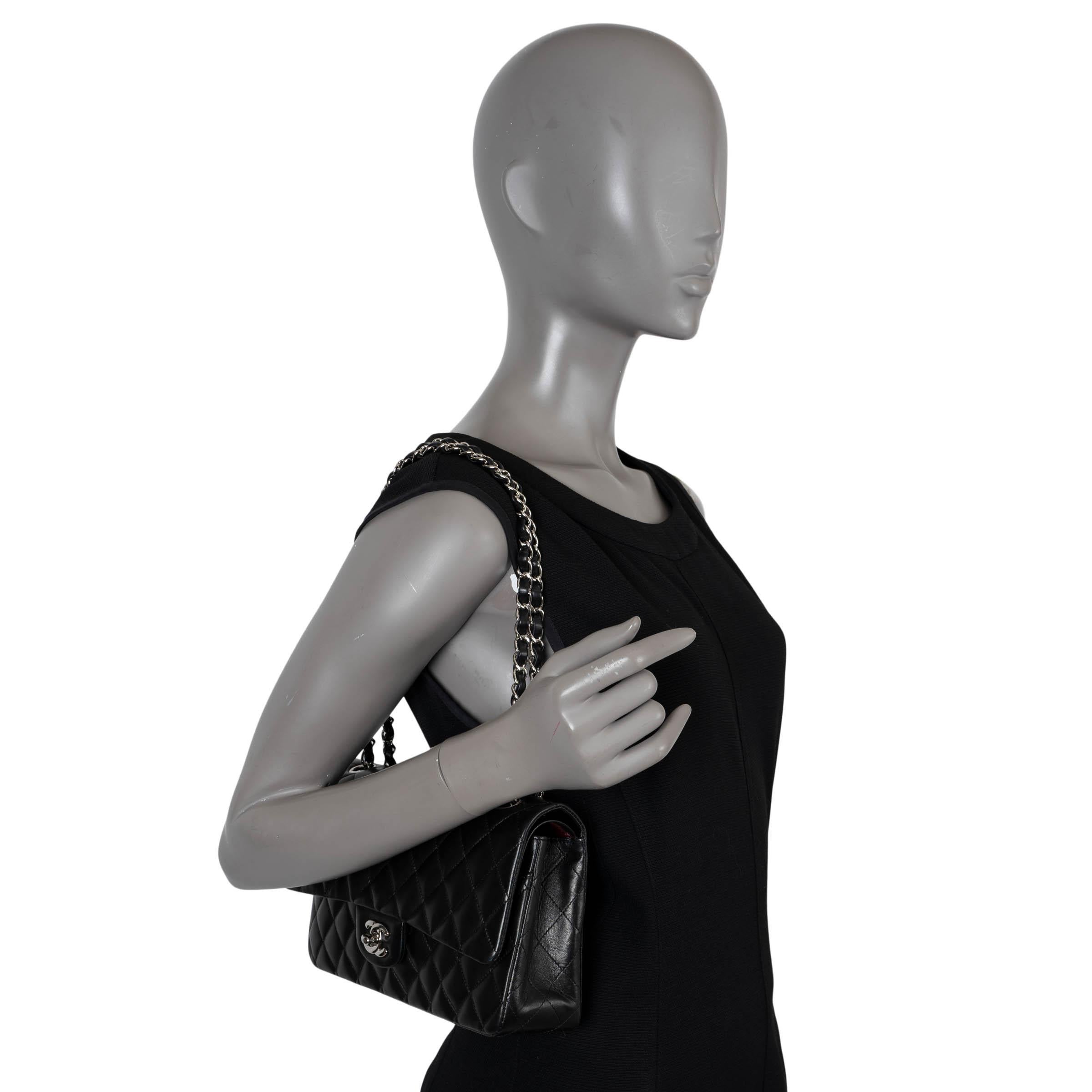 CHANEL Bolso de hombro CLASSIC 11.12 MEDIUM de piel de cordero negra 4
