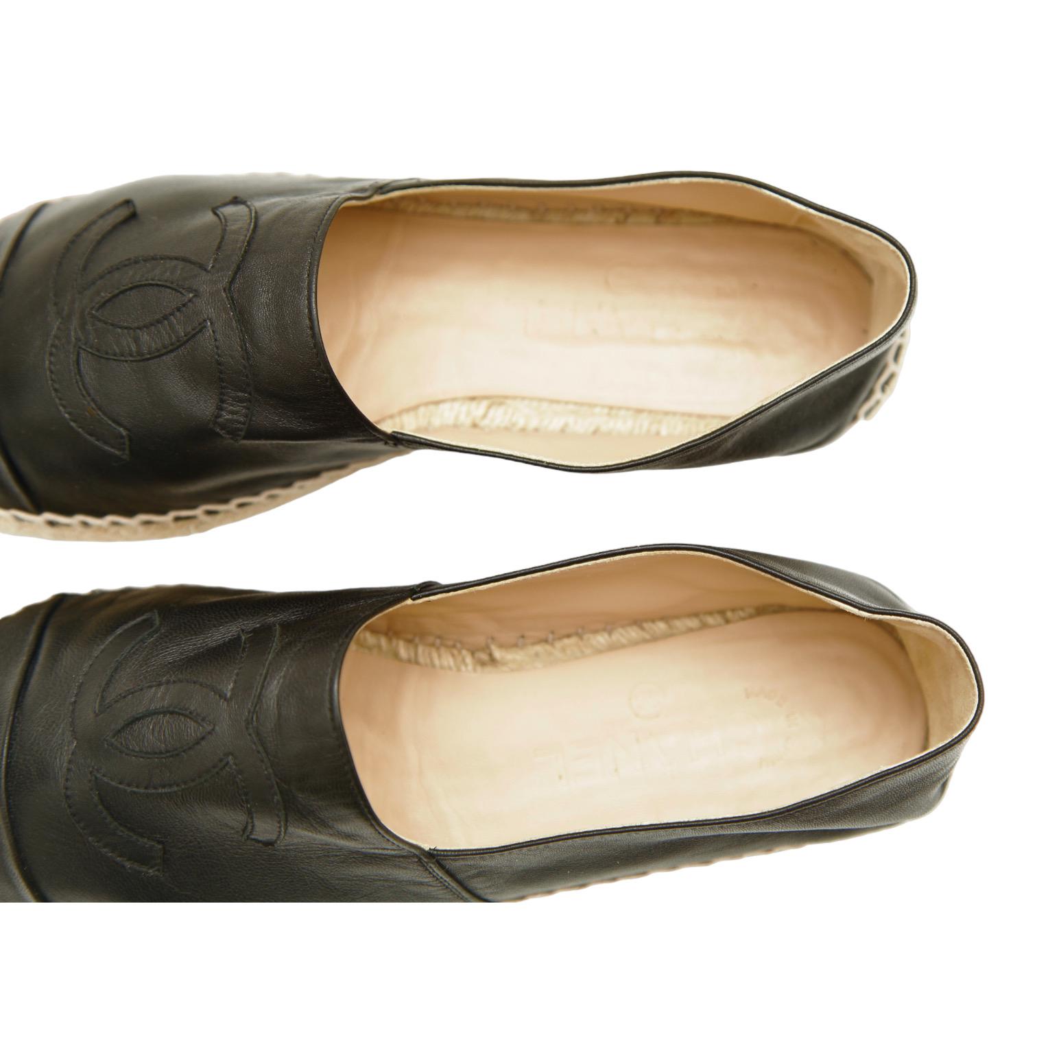 CHANEL Black Lambskin Leather Espadrilles Loafers Flats Cap Toe CC Shoes Sz 40 2