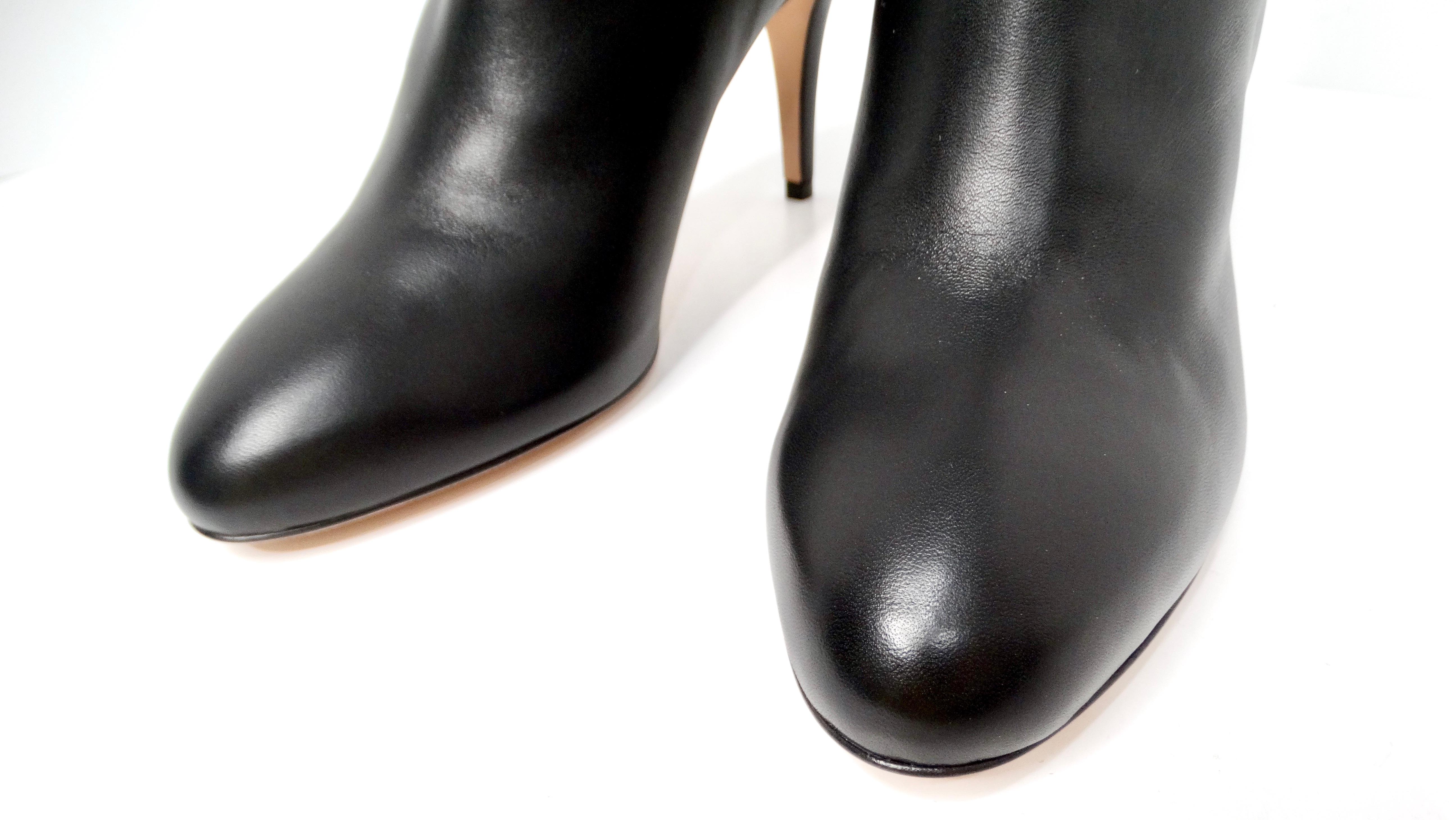 Noir Chanel - Bottines à talons en cuir d'agneau noir en vente