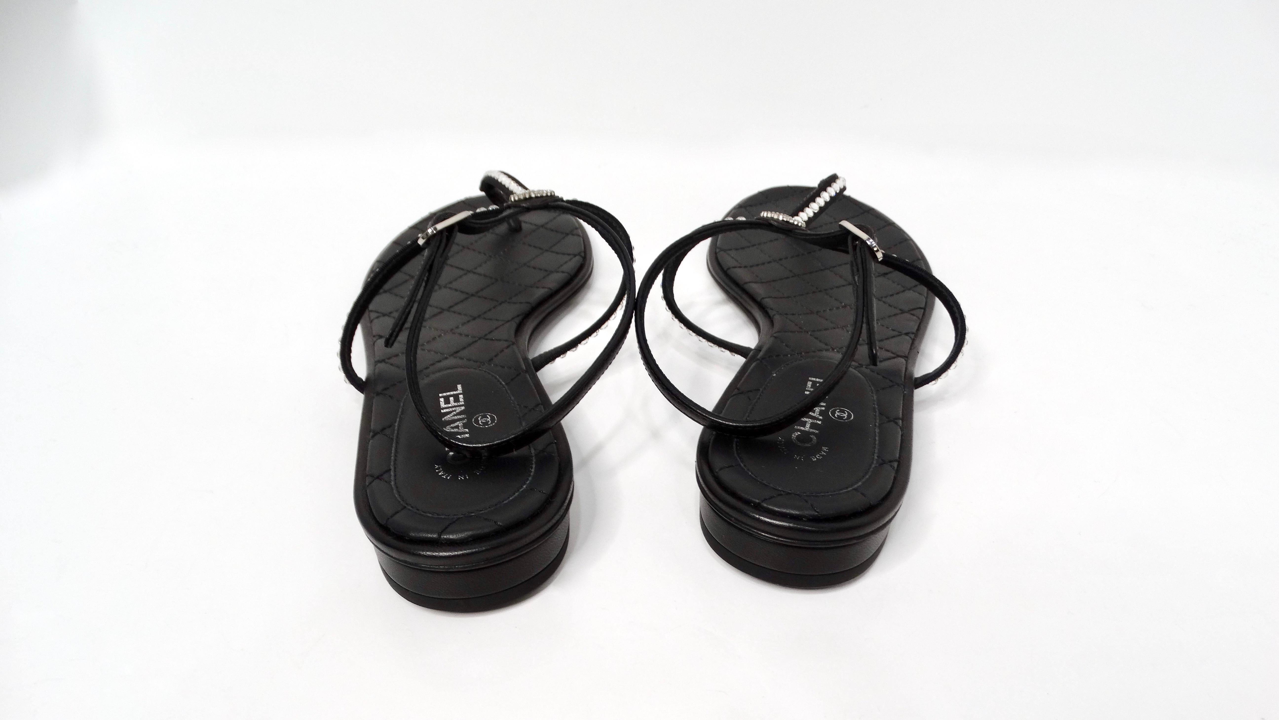 Chanel Black Lambskin Leather Interlocking CC Rhinestone Thong Sandals For Sale 3