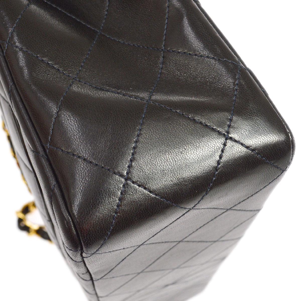 Women's CHANEL Black Lambskin Leather Large Gold CC Jumbo Shoulder Flap Bag For Sale