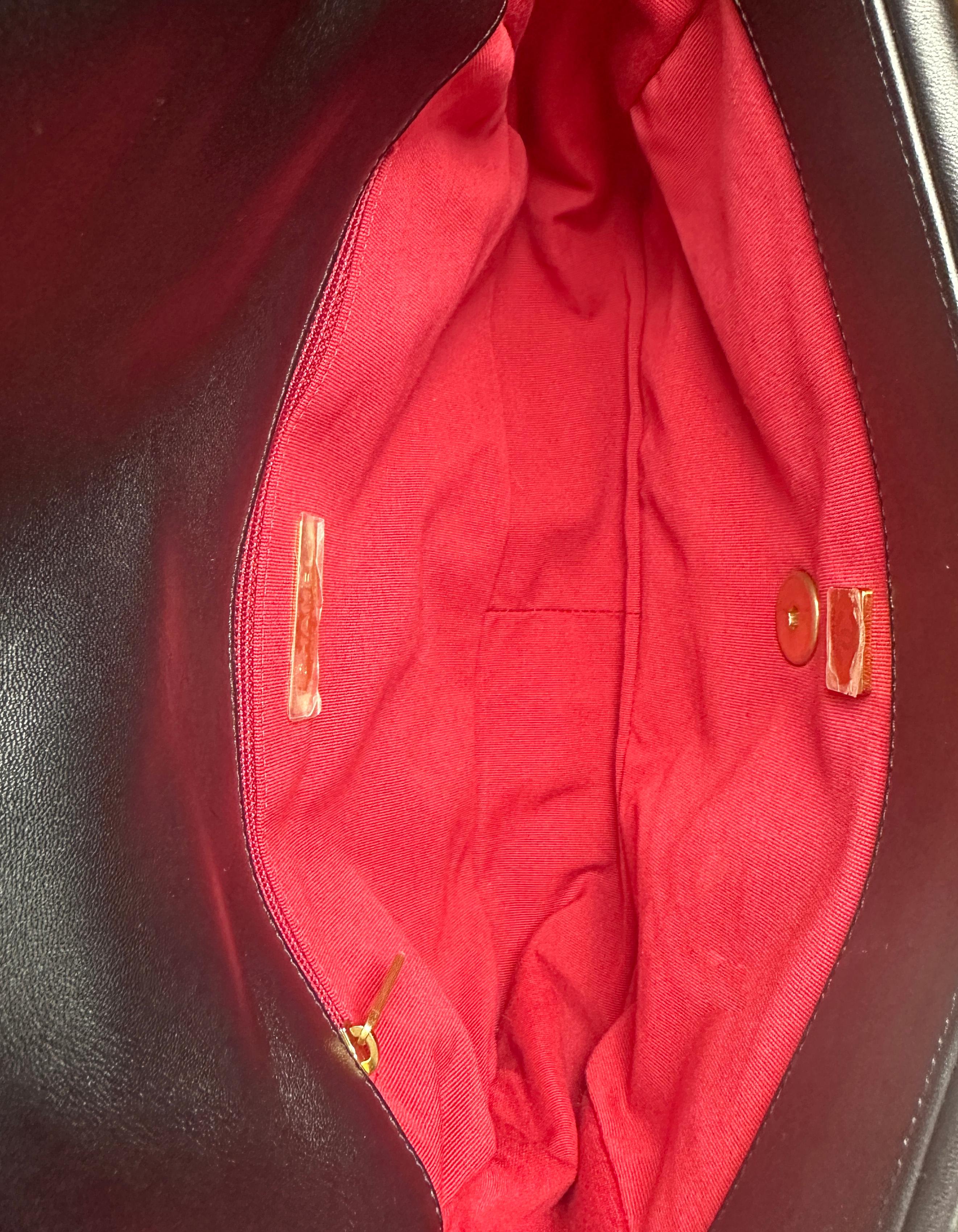 Chanel Bolso grande con solapa 19 acolchado en piel de cordero negra en venta 1