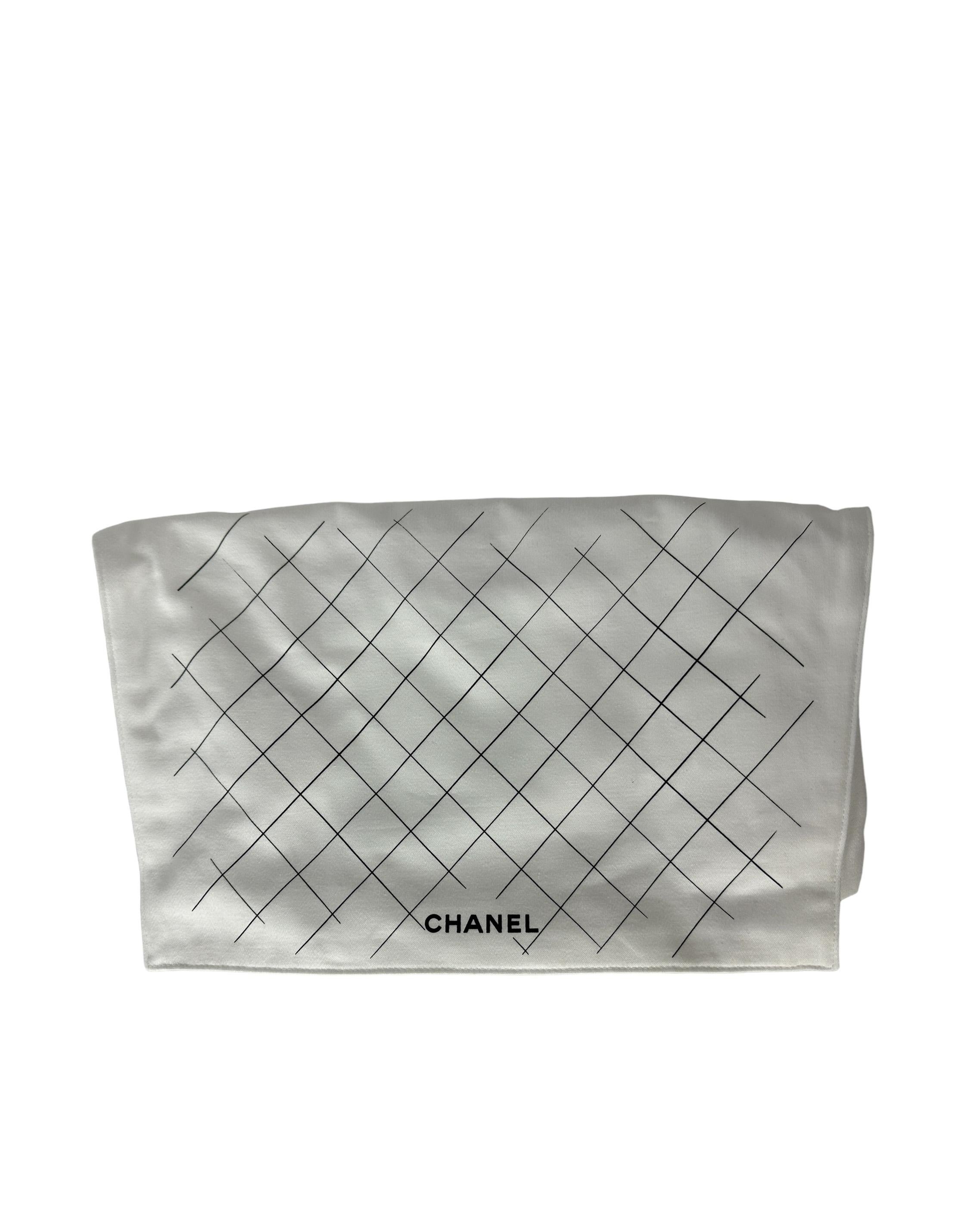 Chanel Bolso grande con solapa 19 acolchado en piel de cordero negra en venta 4