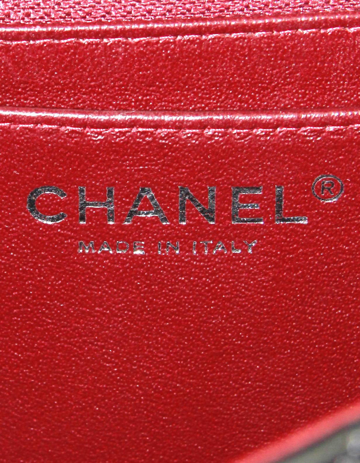 Chanel Schwarze gesteppte Maxi-Tasche aus Lammfell und Leder mit einer Klappe im Angebot 1