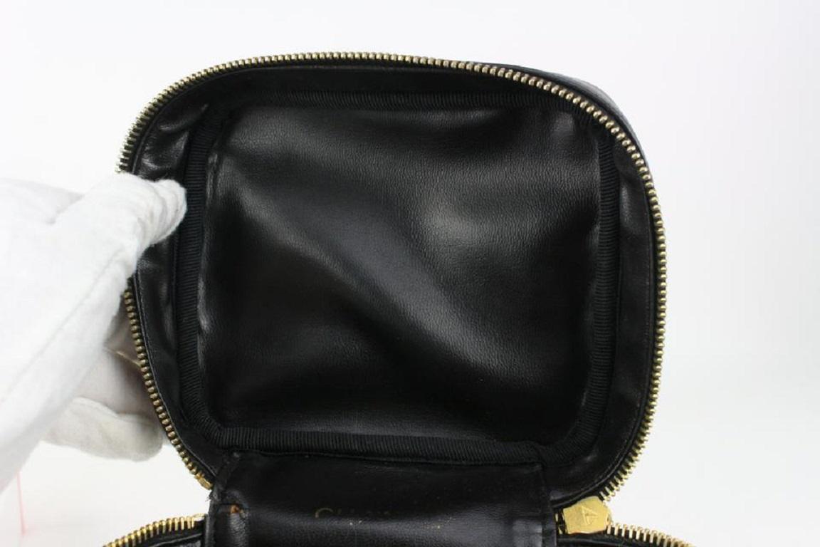 Chanel - Sac en cuir d'agneau noir matelassé  Coffret de toilette 1025c23 en vente 5