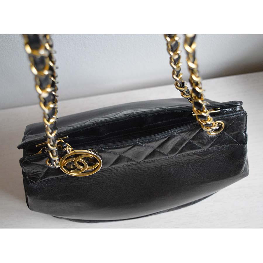 Women's Chanel Black Lambskin Leather Shoulder Bag, Italy, 1980s For Sale