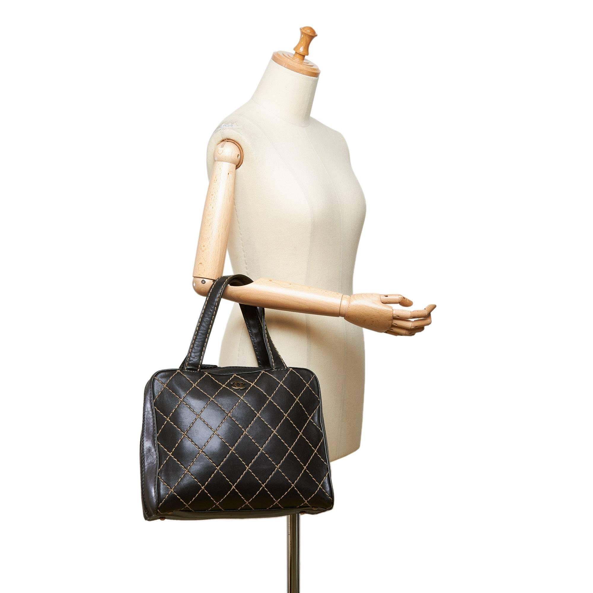 Chanel Black Lambskin Leather Surpique Handbag For Sale 6