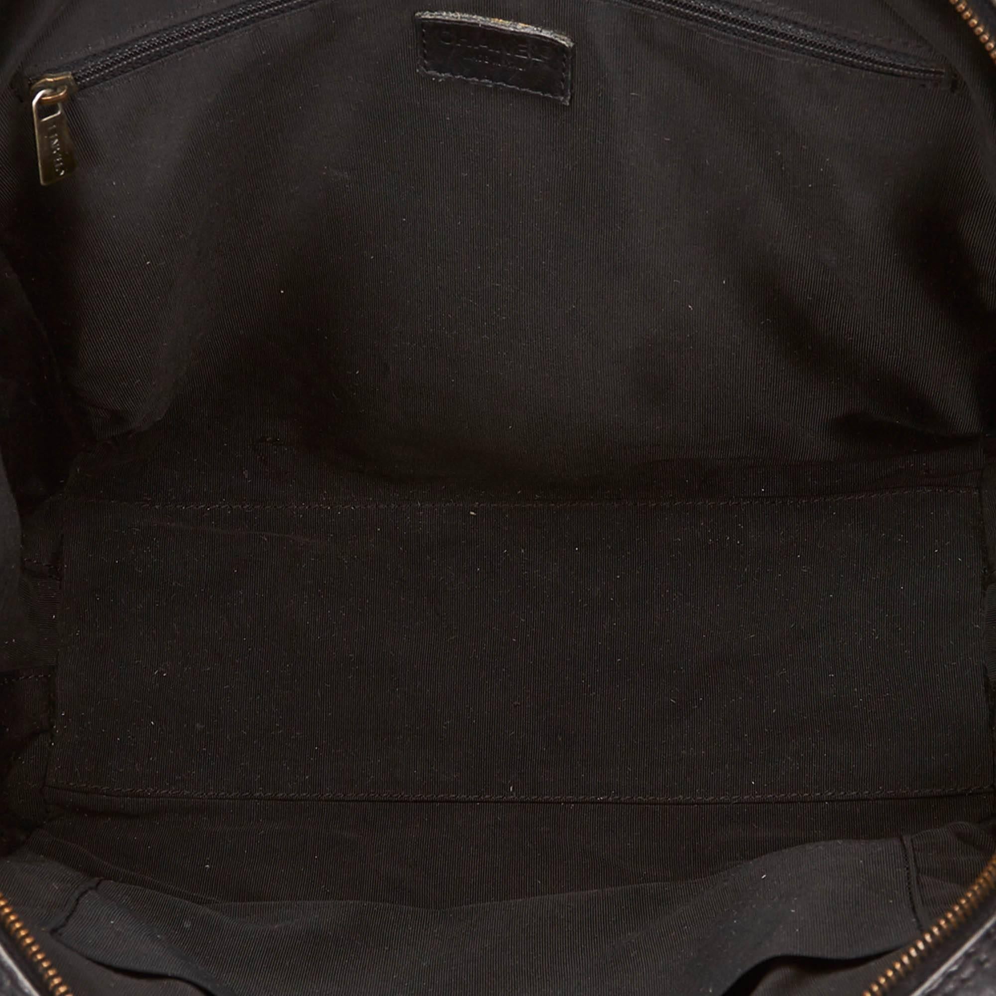 Chanel Black Lambskin Leather Surpique Handbag For Sale 1