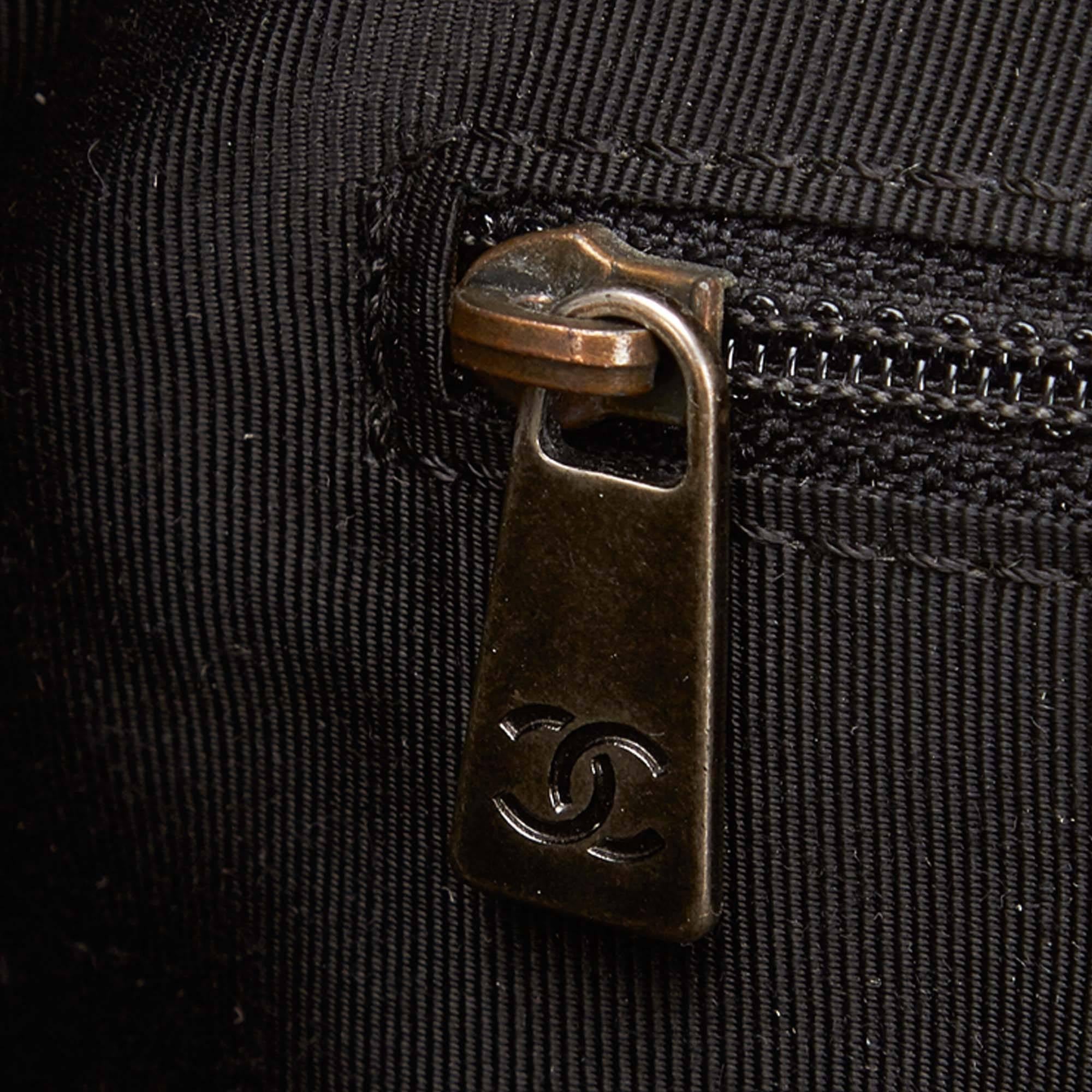 Chanel Black Lambskin Leather Surpique Handbag For Sale 5