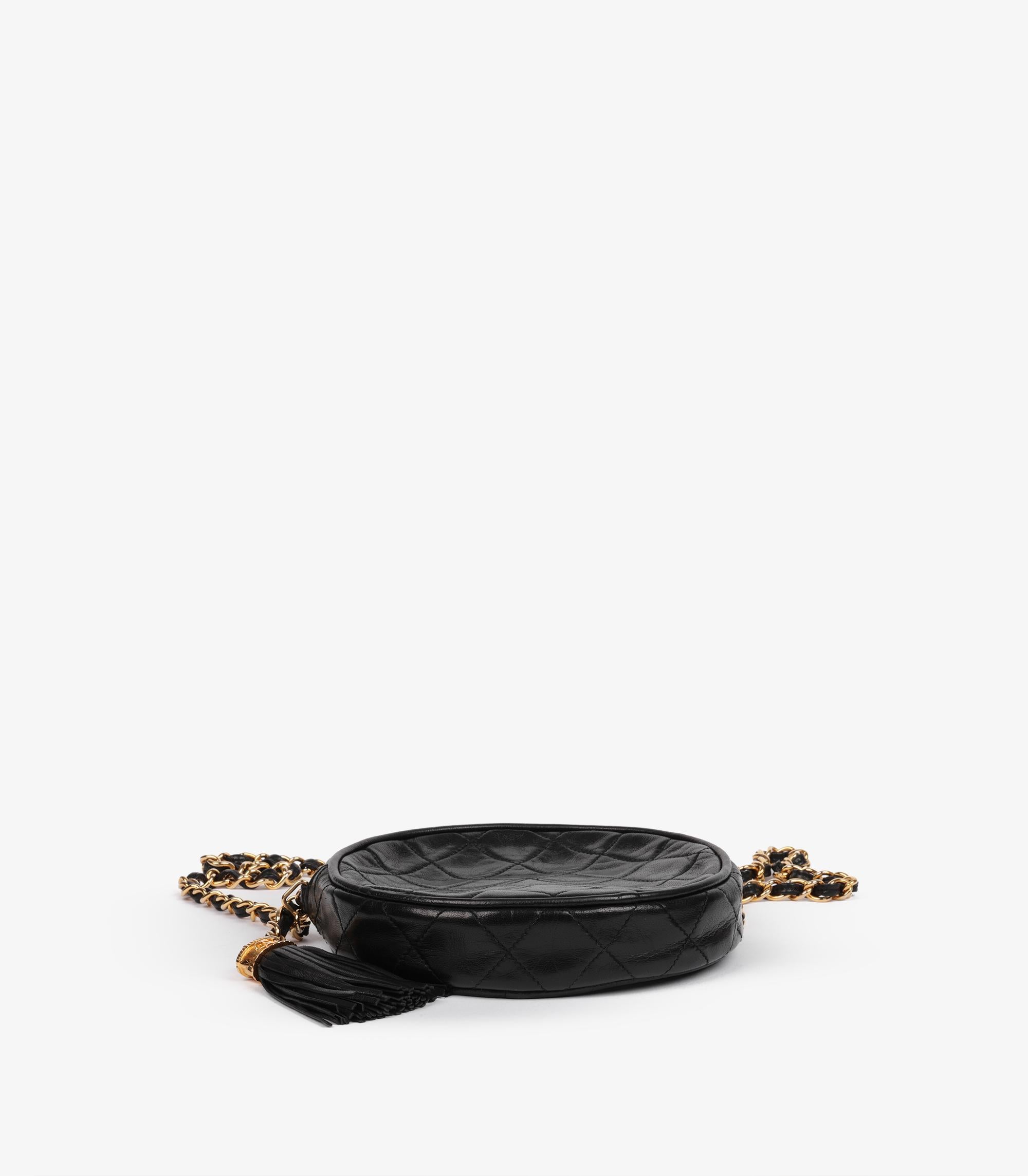 Chanel Piel de cordero negra Vintage Mini Bolso redondo con flecos Timeless en venta 1