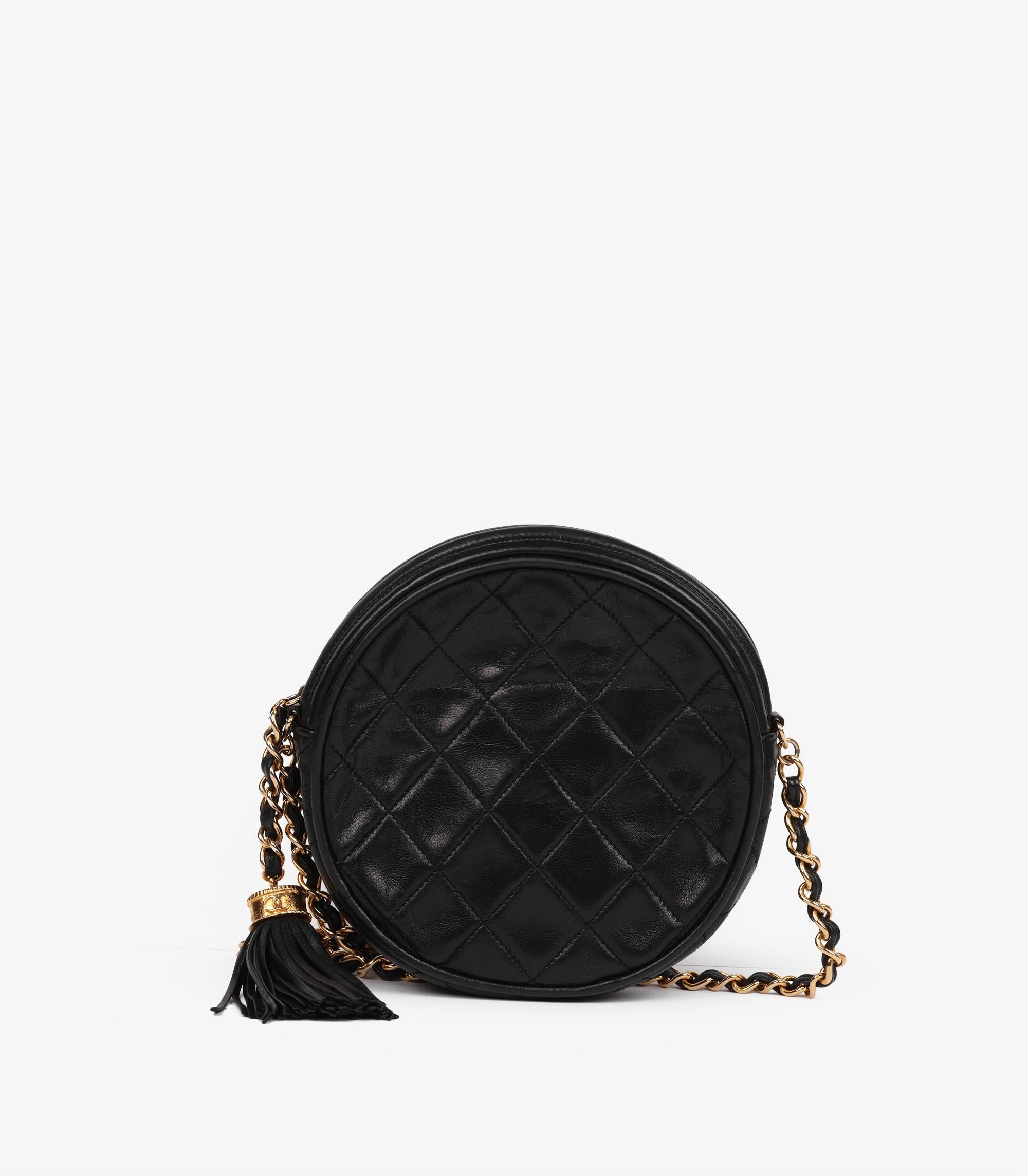 Chanel Piel de cordero negra Vintage Mini Bolso redondo con flecos Timeless en venta 2
