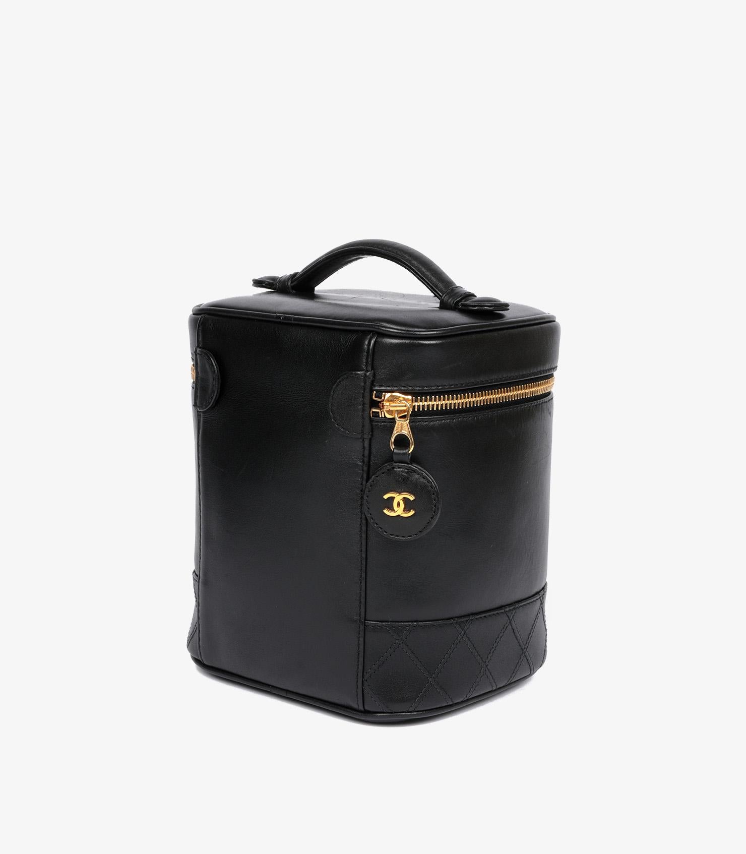 Chanel Black Lambskin Leather Vintage Vanity Case In Excellent Condition For Sale In Bishop's Stortford, Hertfordshire