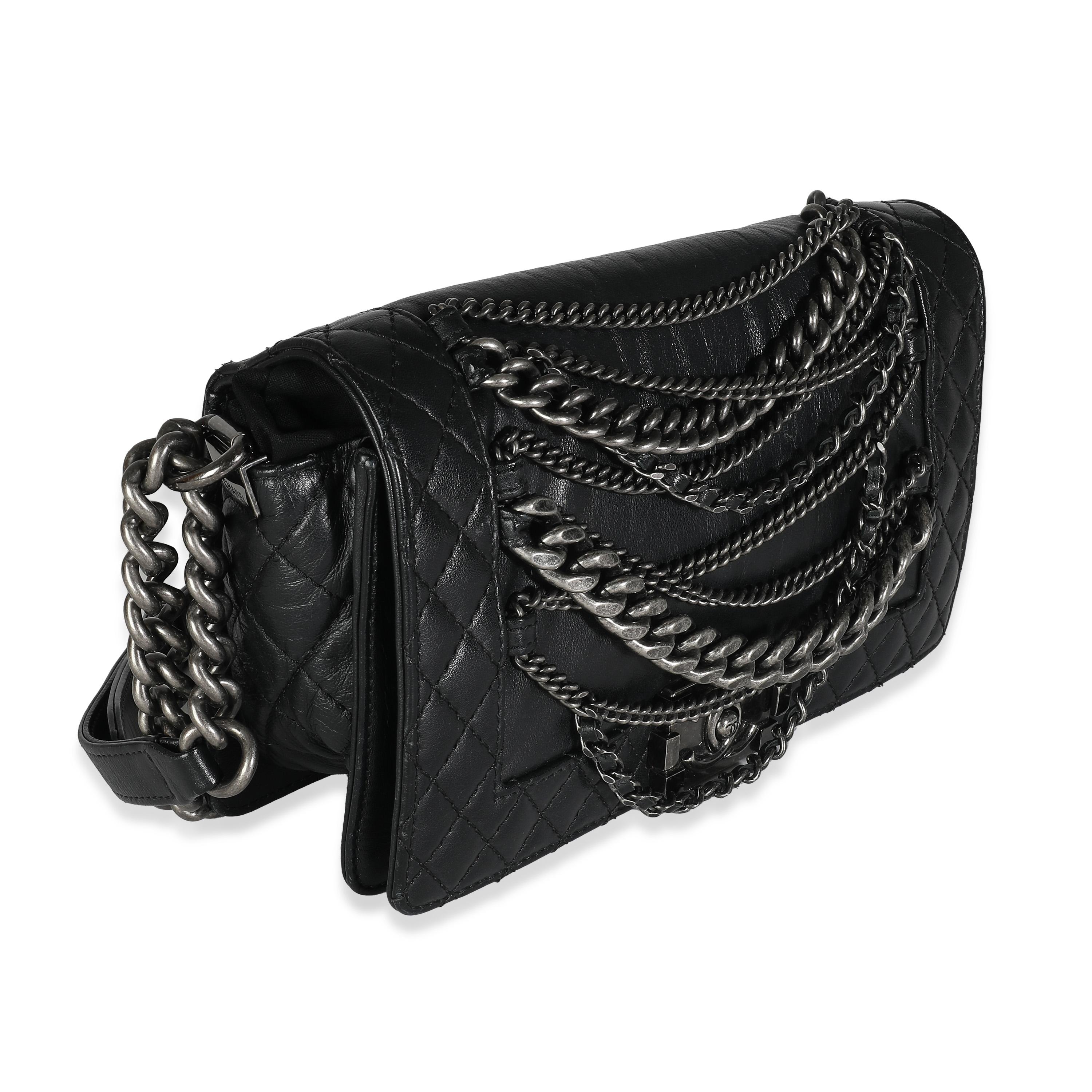 Chanel Bolso Boy Enchained Mediano de Piel de Cordero Negra Negro en venta