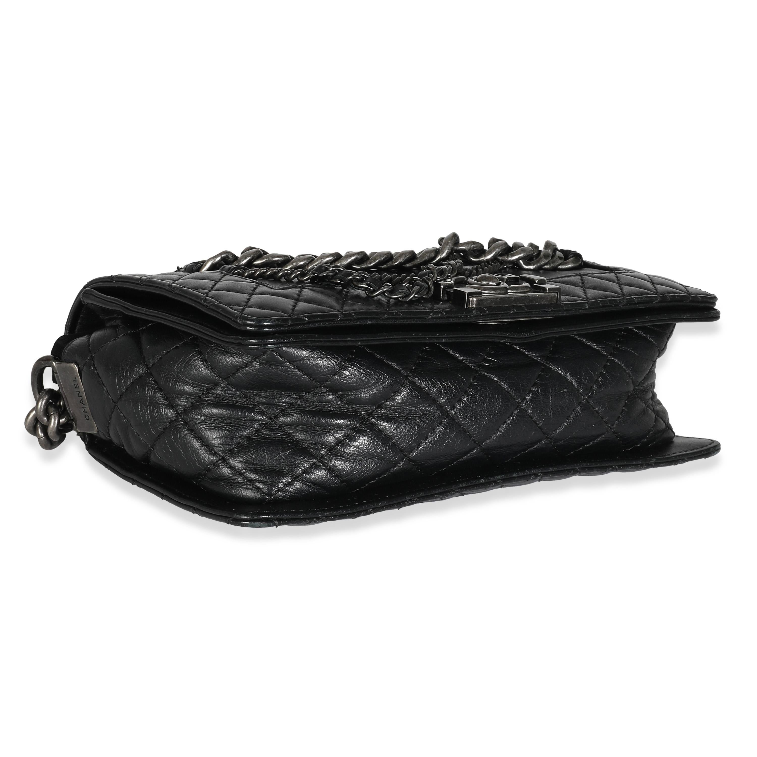 Chanel Bolso Boy Enchained Mediano de Piel de Cordero Negra en venta 1