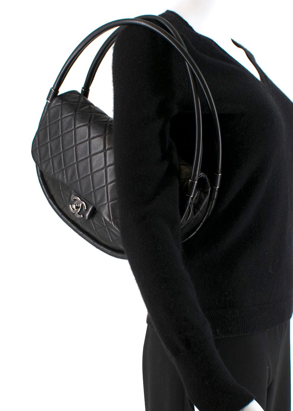 Chanel Black Lambskin Medium Wind Power Hula Hoop Bag In New Condition For Sale In London, GB