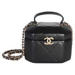 Chanel Black Lambskin Paris Chateau De Chenonceau Vendome Case With Chain