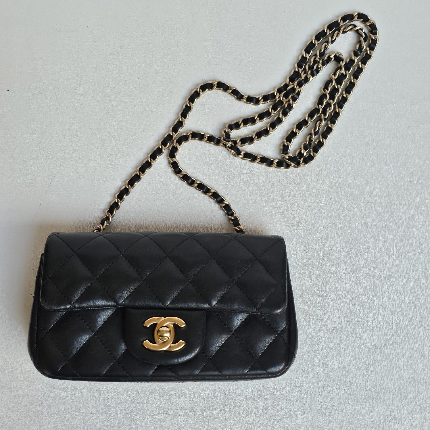 Chanel Black Lambskin Quilted Extra Mini Flap Bag In Good Condition For Sale In Jakarta, Daerah Khusus Ibukota Jakarta