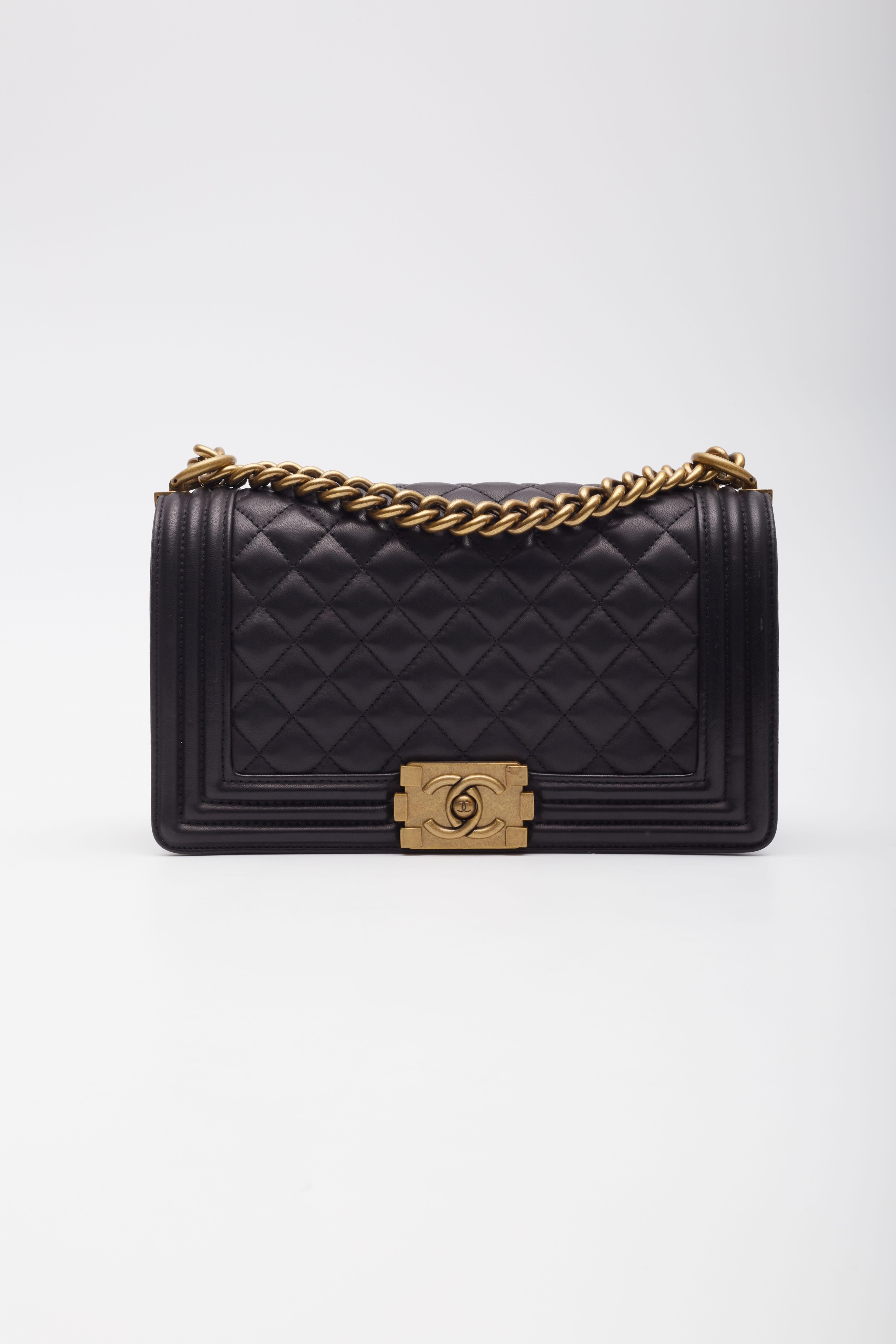 Chanel Black Lambskin Quilted Flap Boy Bag In Good Condition For Sale In Montreal, Quebec