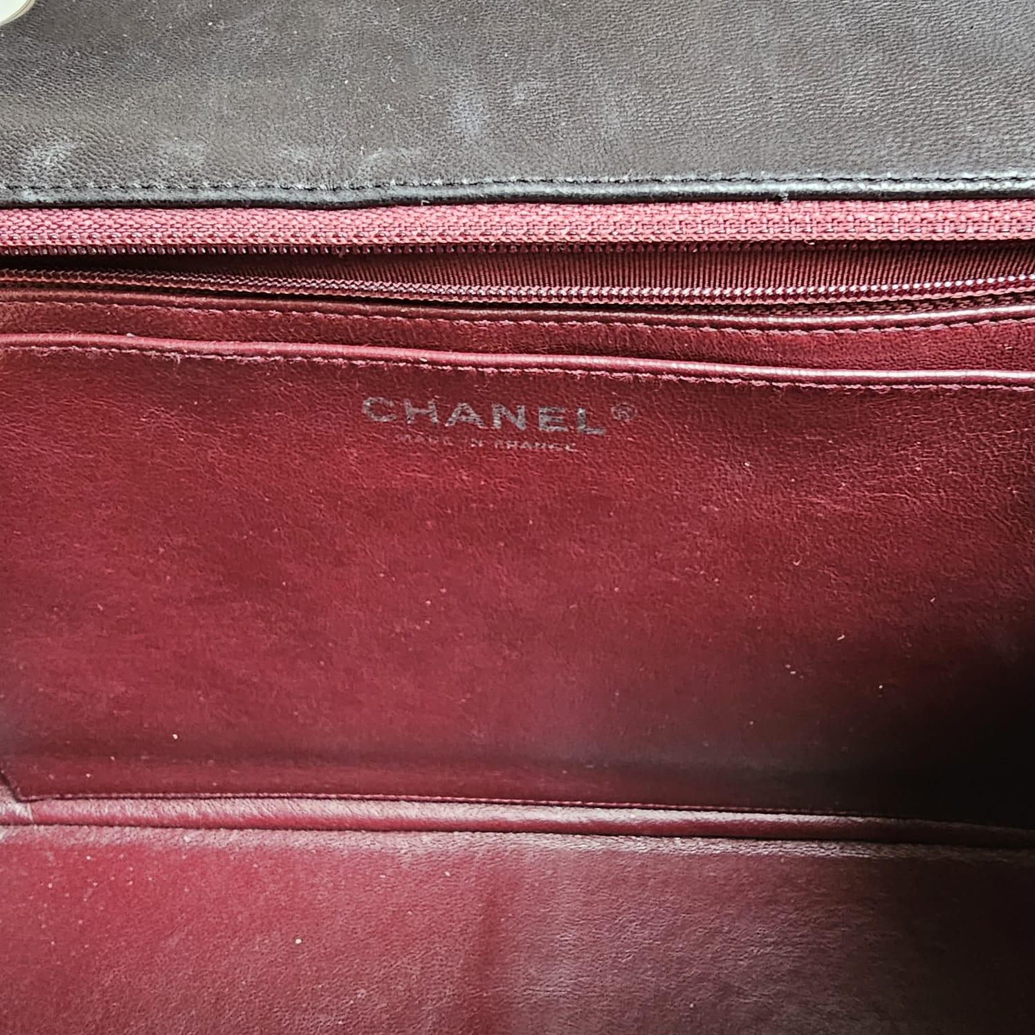 Chanel Black Lambskin Quilted Jumbo Single Flap Bag In Good Condition For Sale In Jakarta, Daerah Khusus Ibukota Jakarta