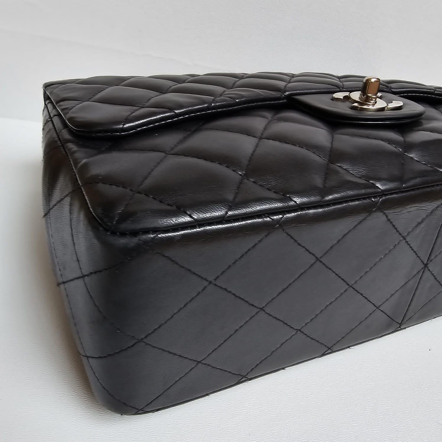 Chanel Black Lambskin Quilted Jumbo Single Flap Bag For Sale 4