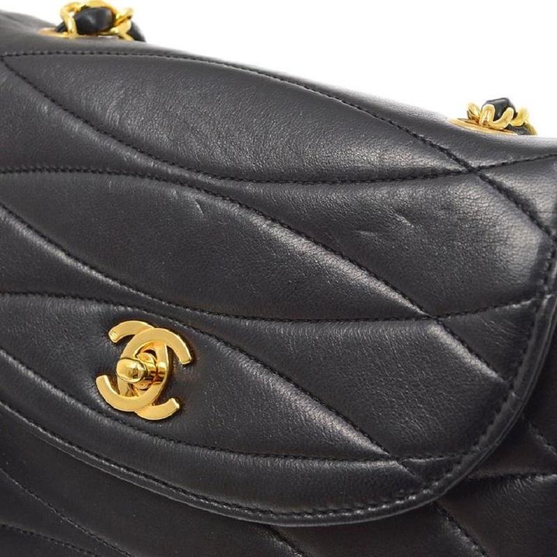 CHANEL Black Lambskin Quilted Leather Gold Evening Party Small Shoulder Flap Bag In Good Condition In Chicago, IL