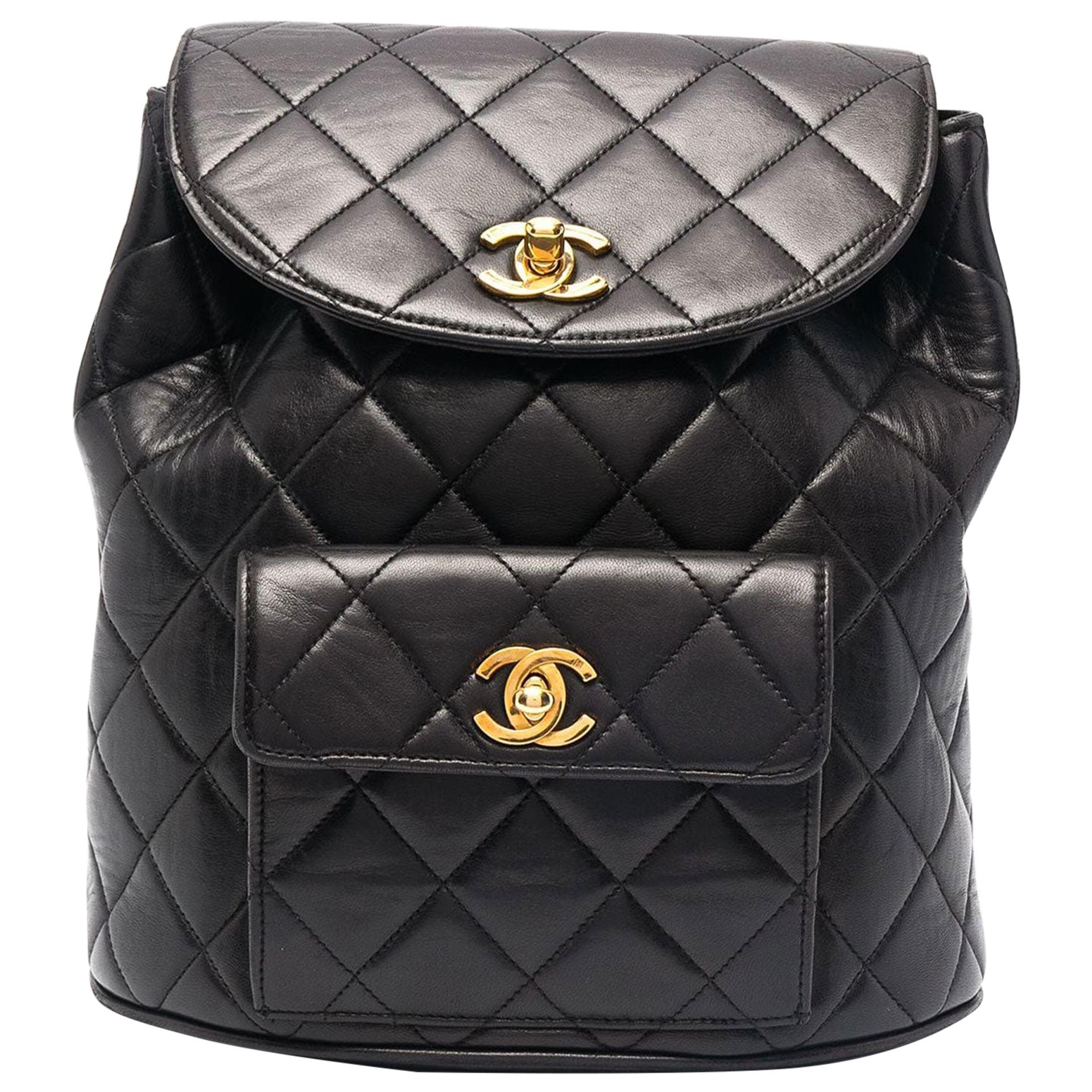 Sac à dos vintage Chanel en cuir d'agneau noir matelassé, taille moyenne, années 90