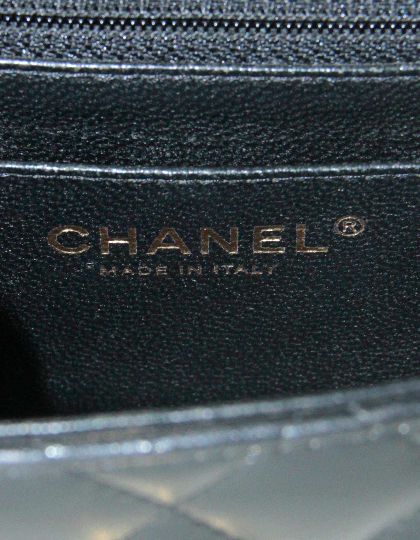 Chanel Black Lambskin Quilted Valentine Charms Mini Rectangular Flap Bag en vente 5