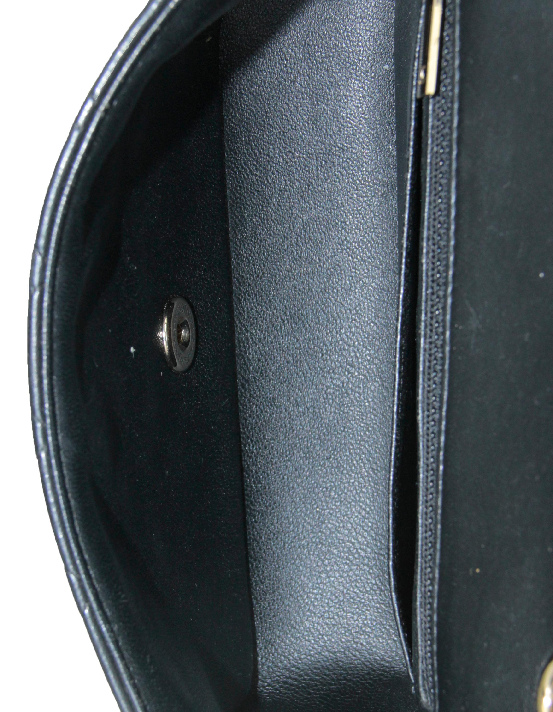 Chanel Black Lambskin Quilted Valentine Charms Mini Rectangular Flap Bag en vente 4