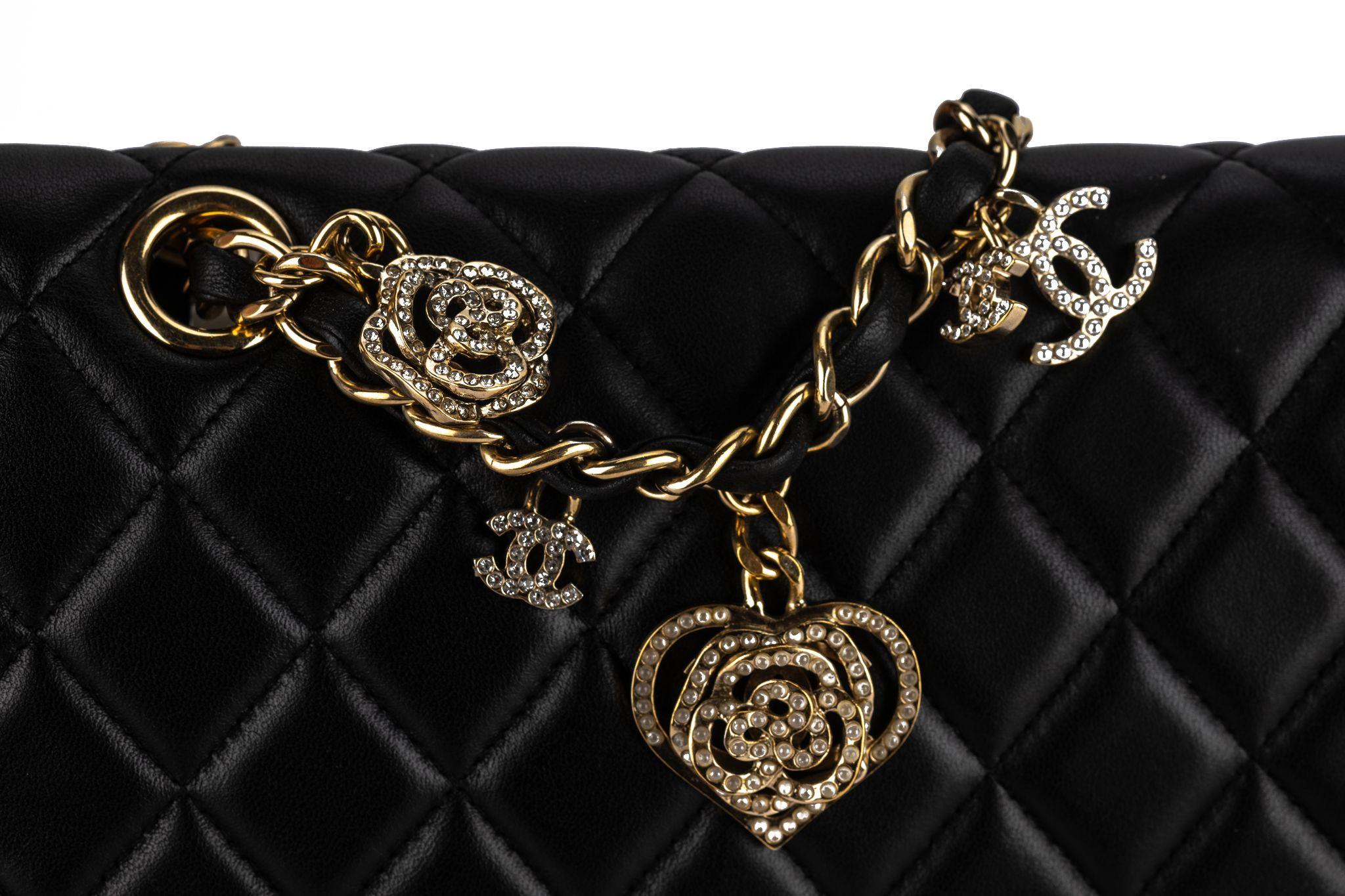 Chanel - Valentine matelassée en cuir d'agneau noir en vente 5
