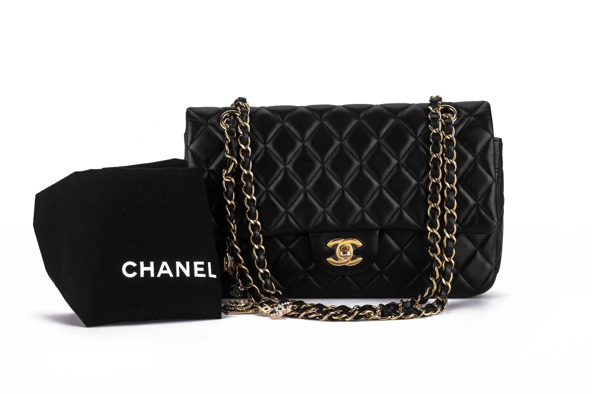 Chanel - Valentine matelassée en cuir d'agneau noir en vente 10