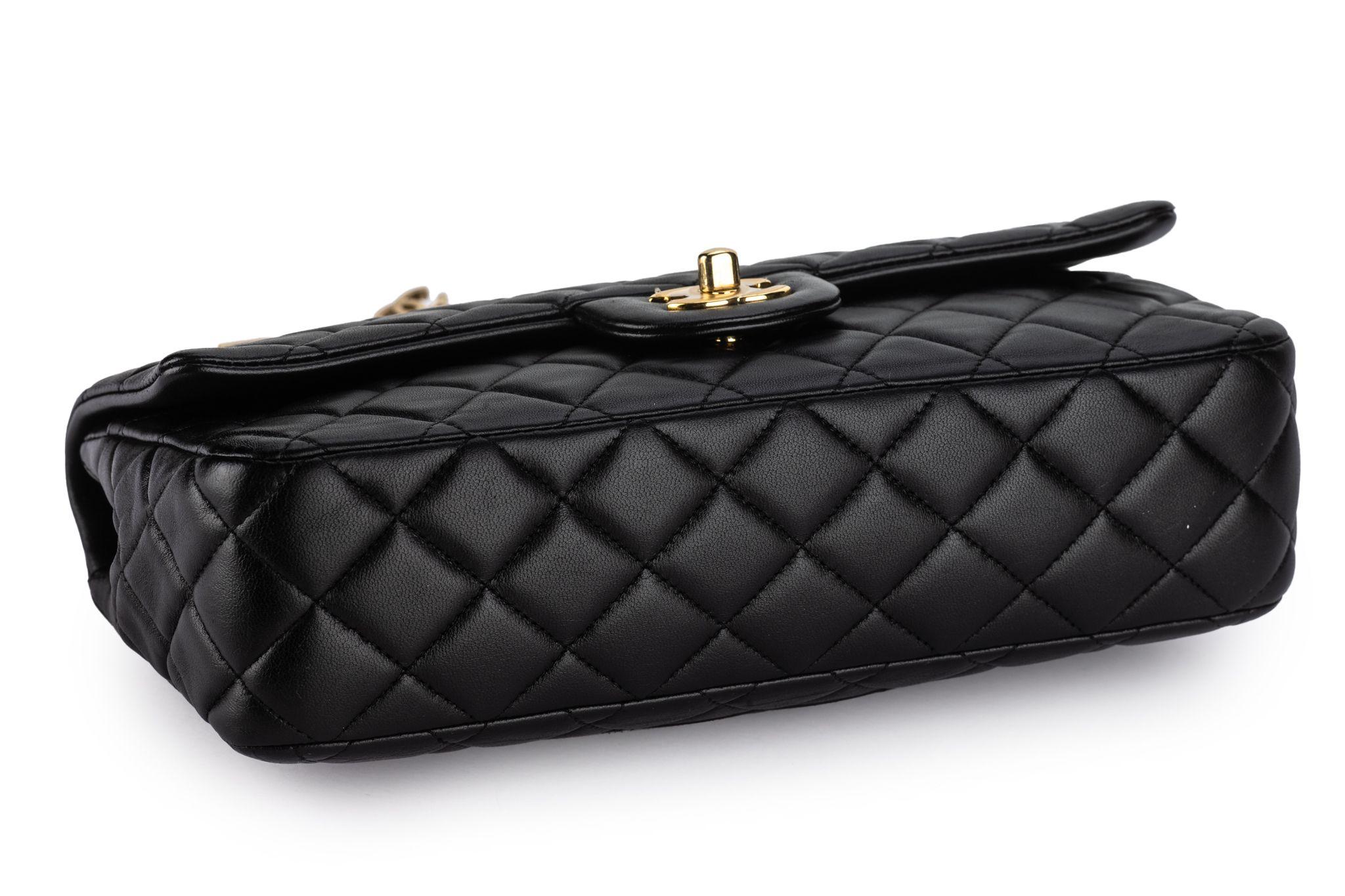Chanel - Valentine matelassée en cuir d'agneau noir Pour femmes en vente
