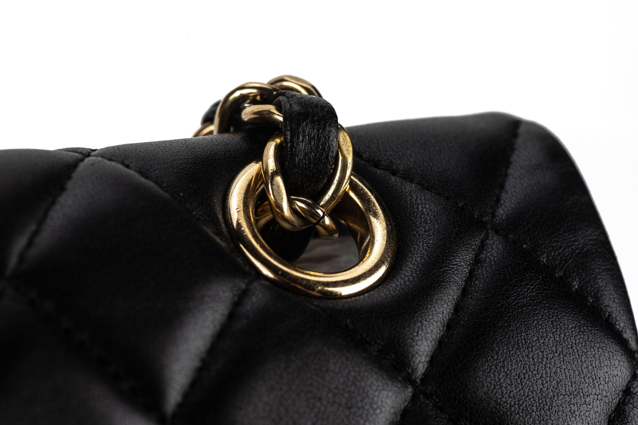 Chanel - Valentine matelassée en cuir d'agneau noir en vente 2
