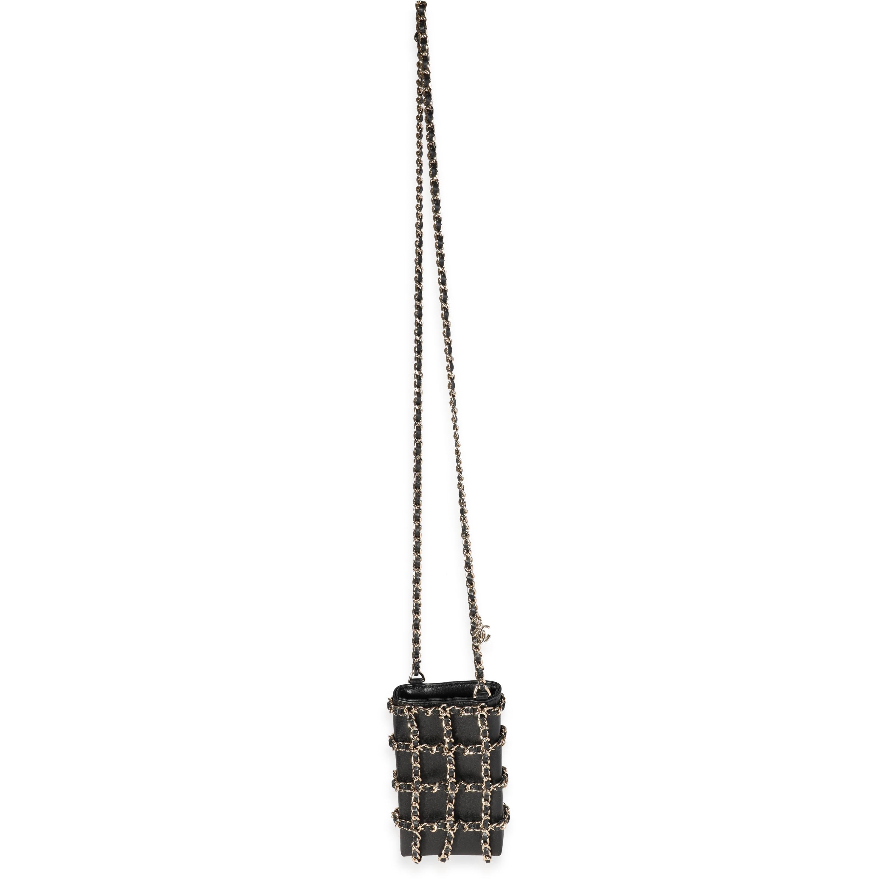 Auflistung Titel: Chanel Schwarz Lammfell Tech Me Out Kette Crossbody Telefonhalter
SKU: 118941
Zustand: Gebraucht (3000)
Handtasche Zustand: Nie getragen
Marke: Chanel
Modell: Tech me out Handy-Halter
Herkunftsland: Frankreich
Handtasche