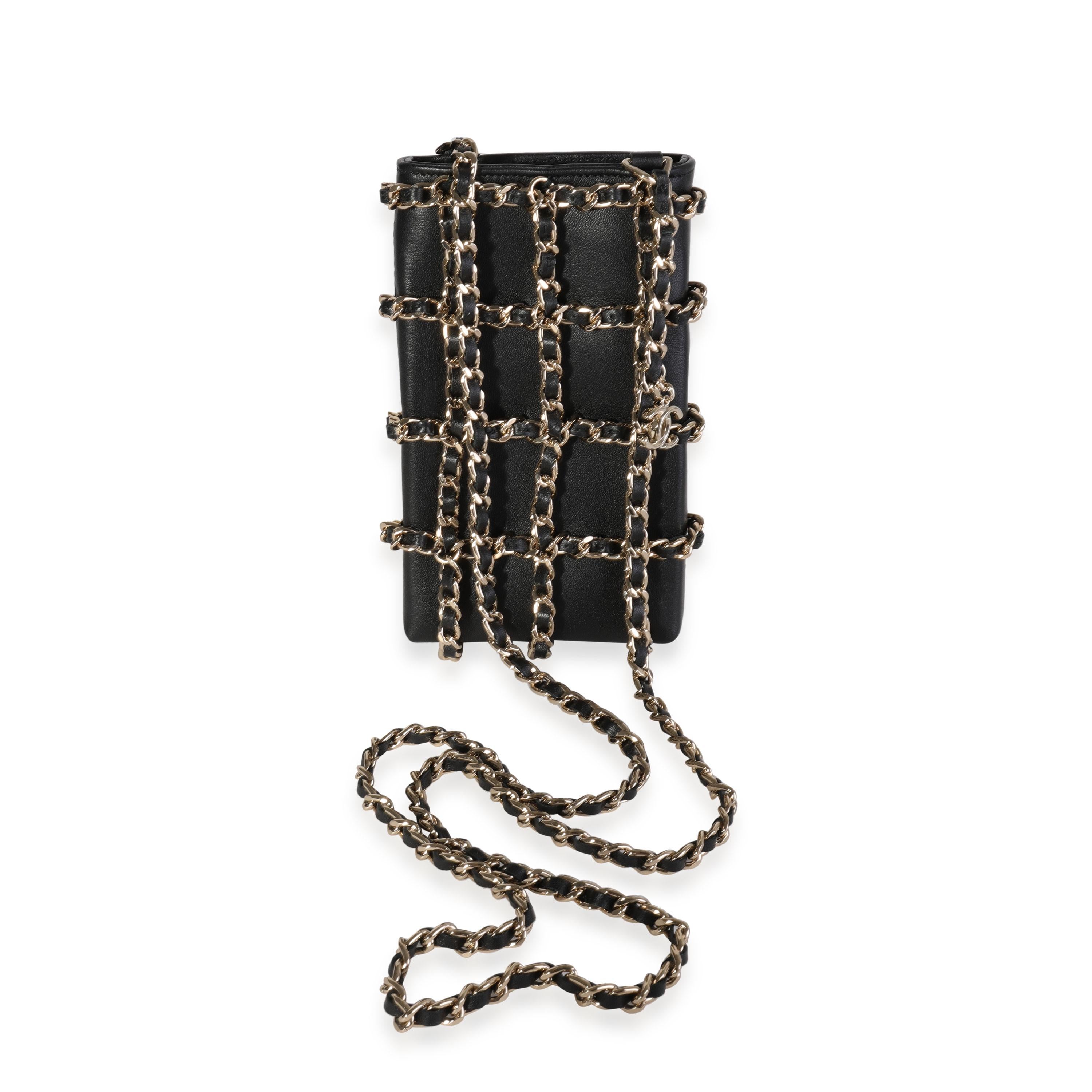 Chanel Tech Me Out Kette Umhängetasche aus schwarzem Lammfell (Schwarz)