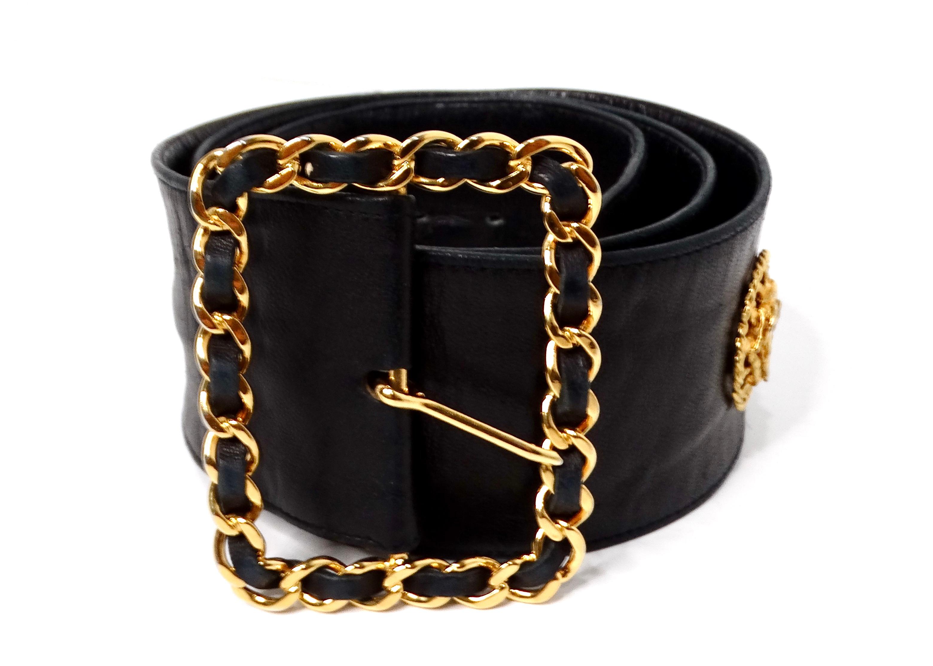 Chanel Cintura in pelle d'agnello nera Victoire de Castellane con tonalità oro, circa anni '80 in vendita 1