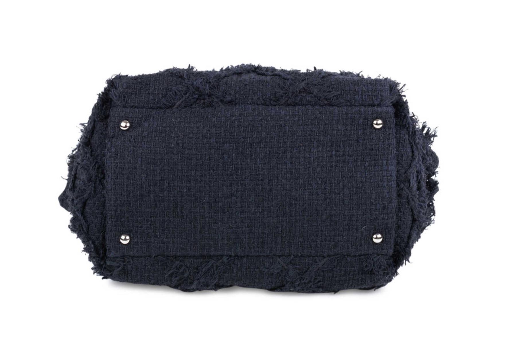 Women's or Men's Chanel Black Large Crochet Soft Organic Nature Tweed Woven Large CC Tote For Sale