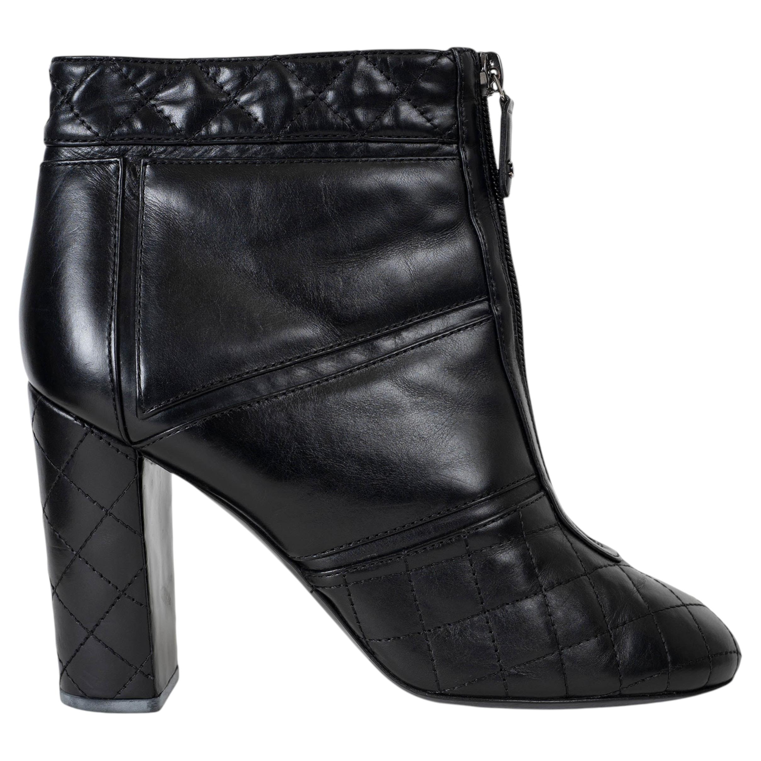 CHANEL schwarz Leder 12A BOMBAY QUILTED Stiefelette Schuhe 39 G28410 im Angebot