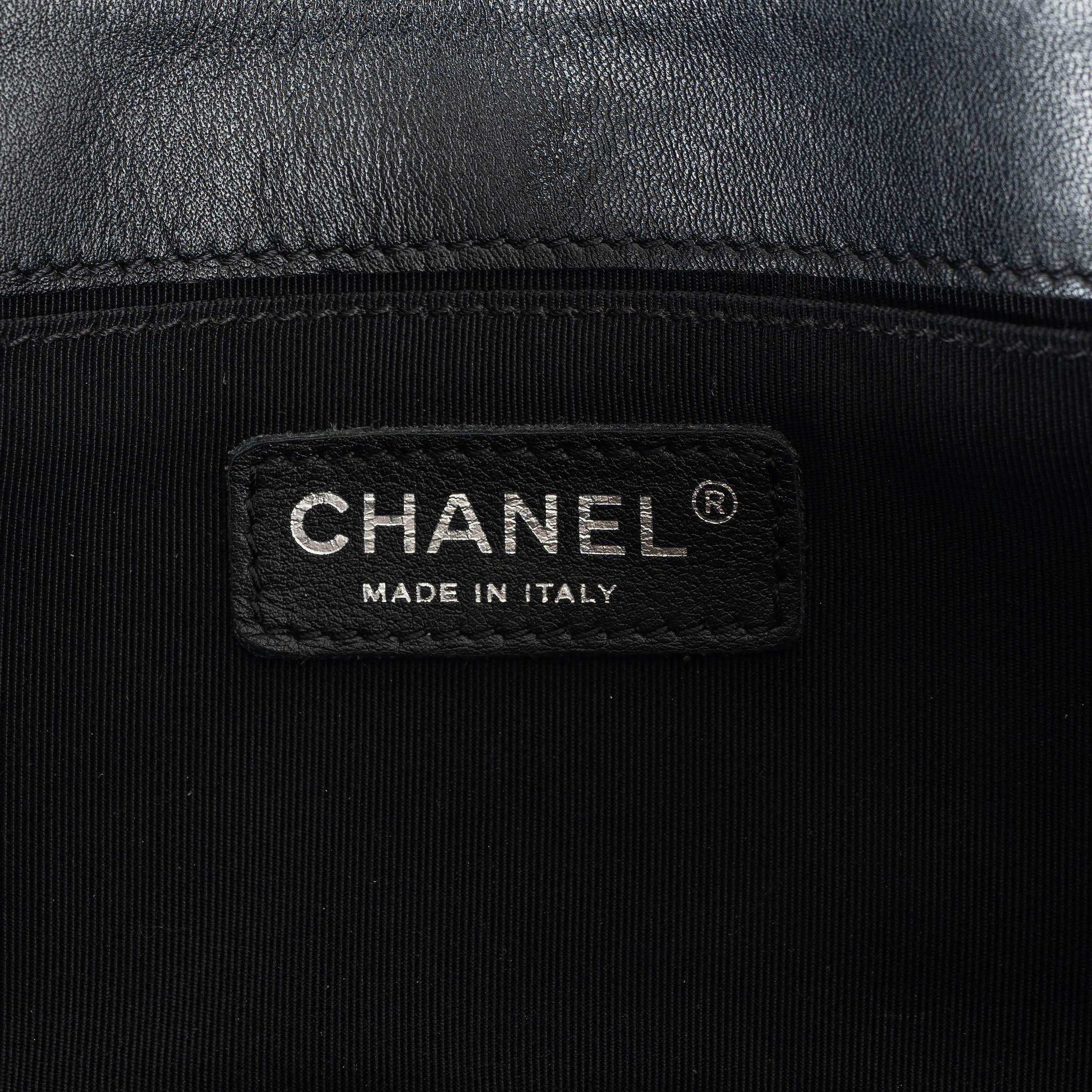 CHANEL bolso de hombro de cuero negro 13K ENCHAINED BOY MEDIUM en venta 3