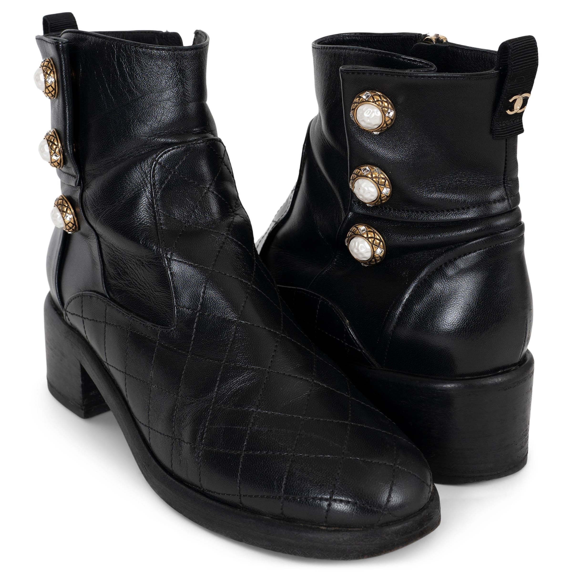 CHANEL schwarz Leder 17A COSMOPOLITE PEARL BUTTON Stiefelette Schuhe 38 im Angebot 2