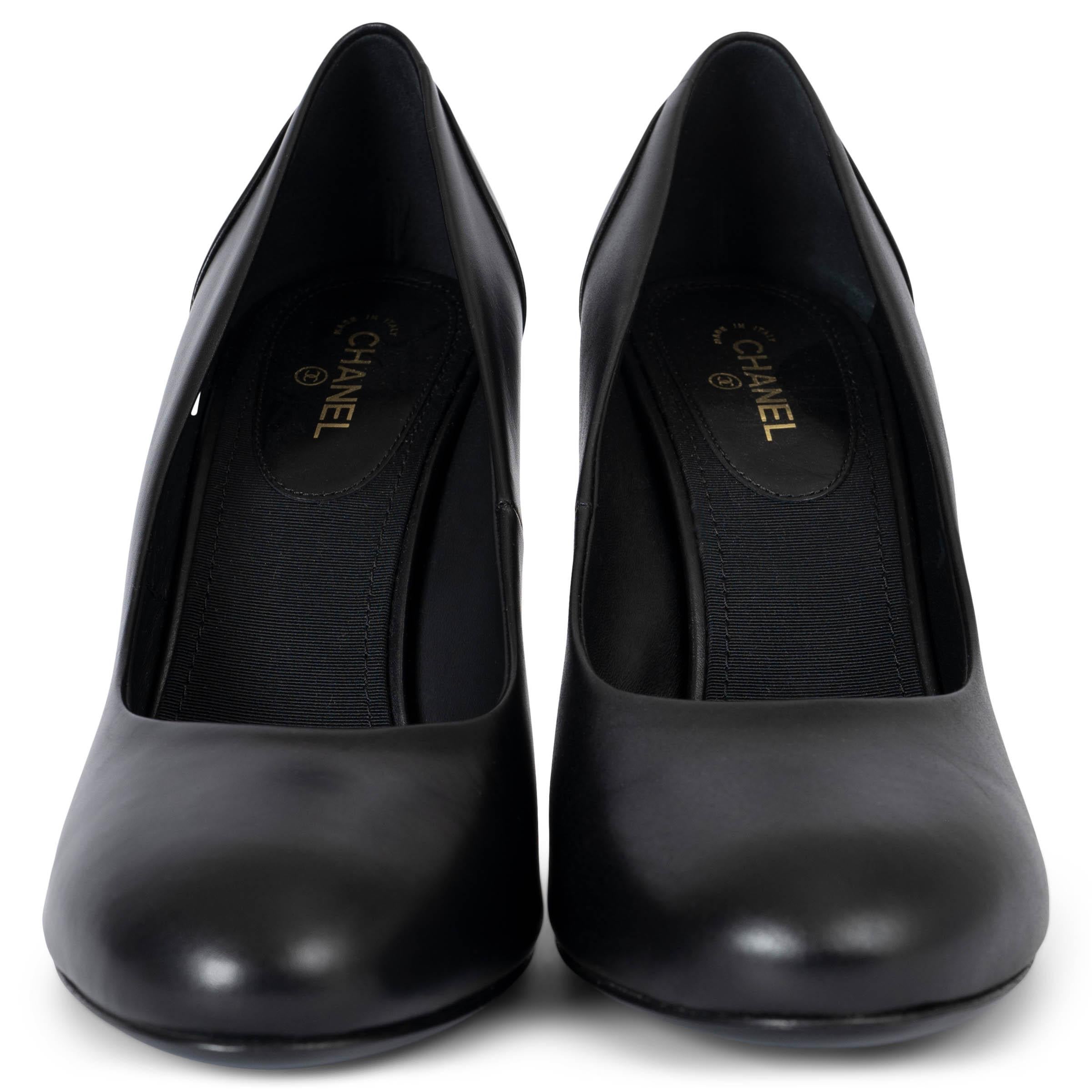 These 100% authentic Chanel classic pumps in black leather embody timeless elegance. They feature a high stiletto heel adorned with a gold-tone CC detail and rounded toes, making them a chic and sophisticated addition to any wardrobe. Perfect for