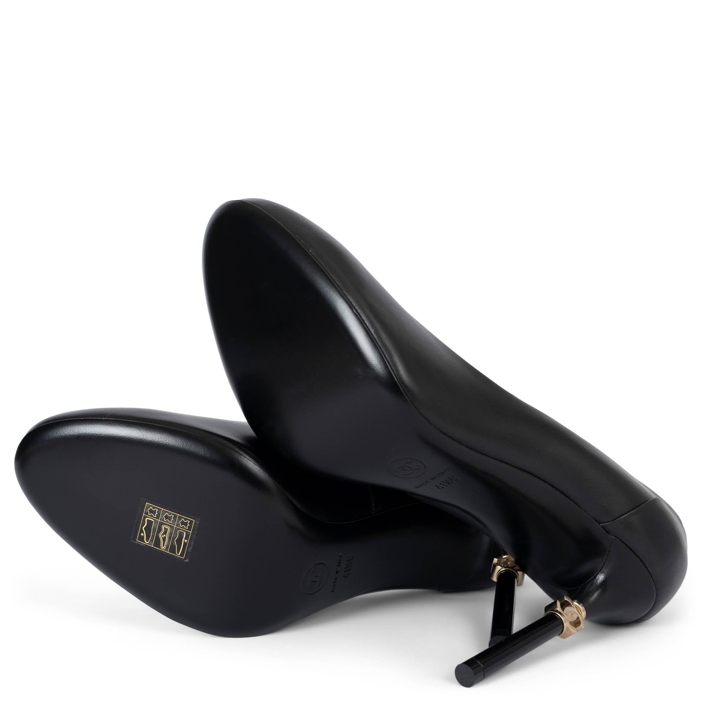 CHANEL black leather 18P G33701 Pumps Shoes 41.5 For Sale 4